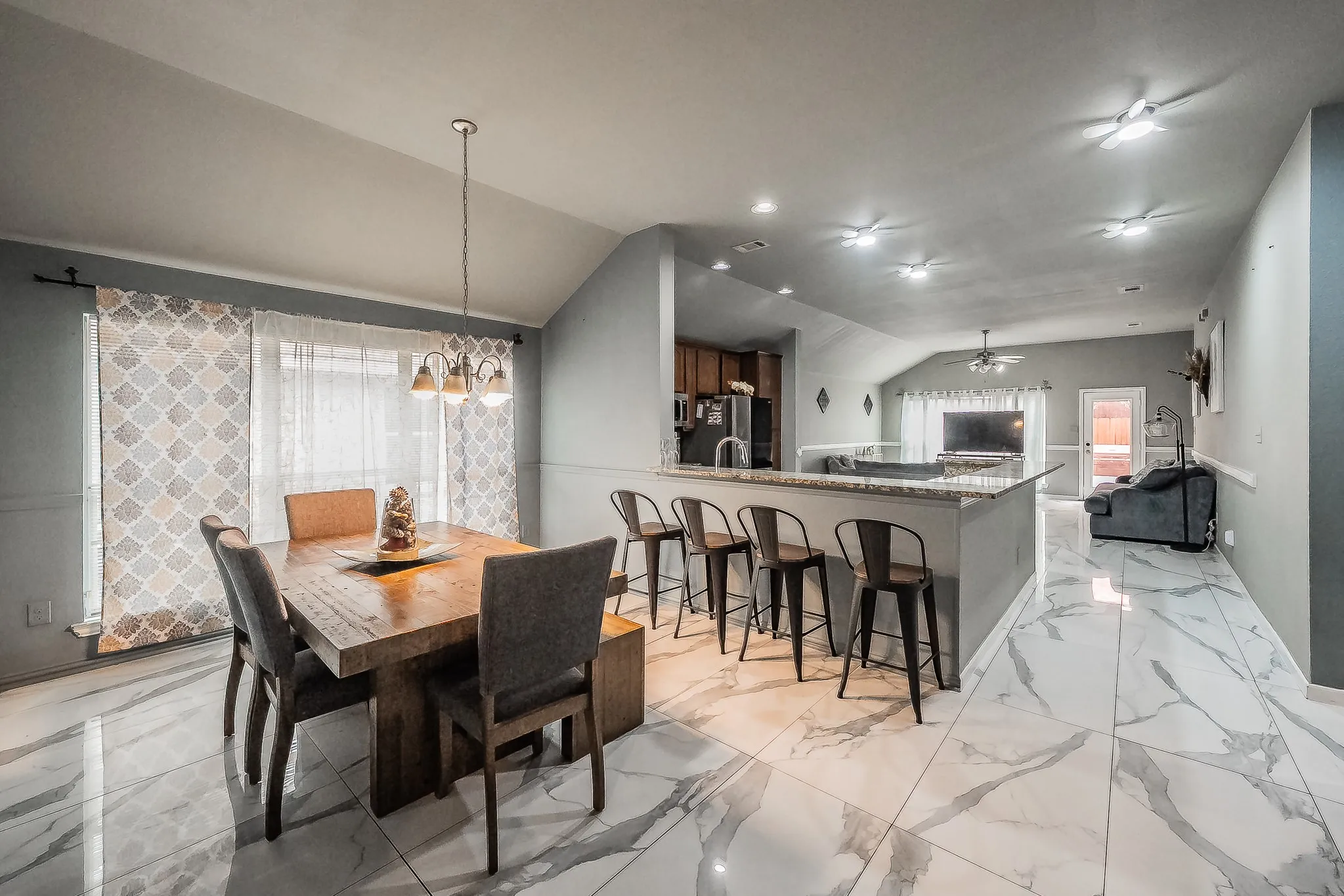 Single Family Residence For Sale in Tarrant County , 1240 Camden Yard Drive, Fort Worth, Texas 76028, 4 Bedroom, 2 Bathroom, 2 Garage spaces, 1,887 Sqft, built in 2011, mls#21337058, Real Estate Agent in Fort Worth, Homes For Sale in Tarrant county, Homes For Sale in Fort Worth, Realtor in Fort Worth Texas, Real Estate Brokerage Independent Realty Texas, Luminita Cordes Realtor