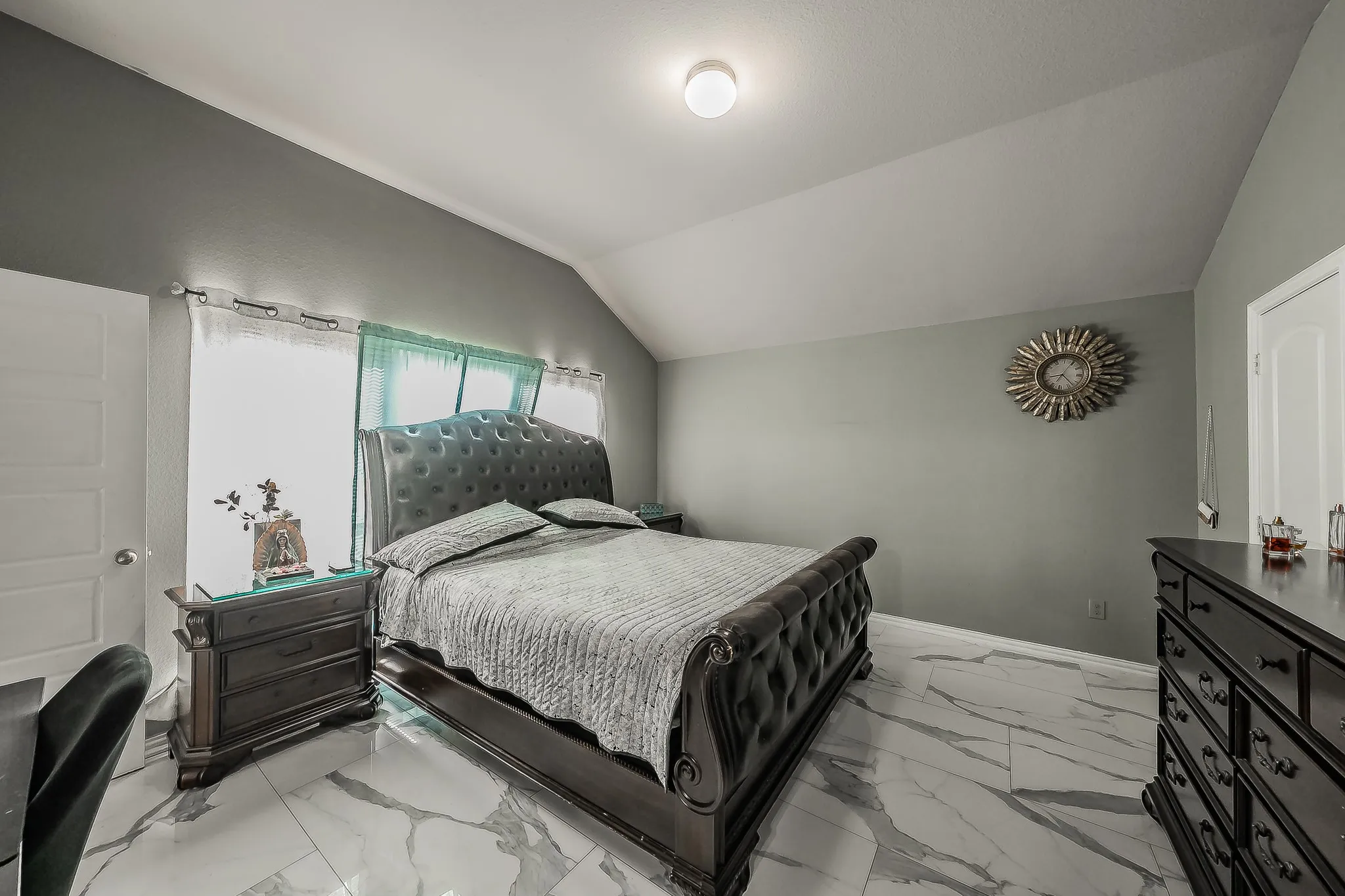 Single Family Residence For Sale in Tarrant County , 1240 Camden Yard Drive, Fort Worth, Texas 76028, 4 Bedroom, 2 Bathroom, 2 Garage spaces, 1,887 Sqft, built in 2011, mls#21337058, Real Estate Agent in Fort Worth, Homes For Sale in Tarrant county, Homes For Sale in Fort Worth, Realtor in Fort Worth Texas, Real Estate Brokerage Independent Realty Texas, Luminita Cordes Realtor