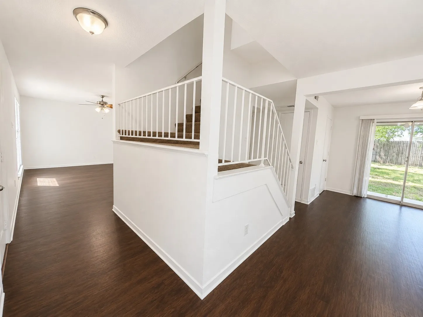 Beautiful Entry with staircase