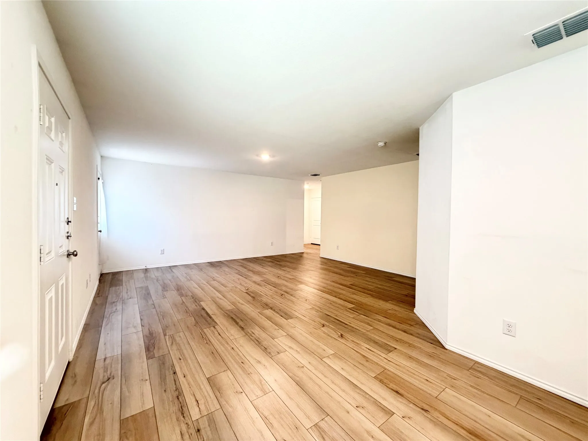 Single Family Residence For Rent in Kaufman County , 5903 Nyquist Way, Forney, Texas 75126, 2 Bedroom, 1 Bathroom, 2 Garage spaces, 853 Sqft, built in 2021, mls#21343691, Real Estate Agent in Forney, Homes For Rent in Kaufman county, Homes For Rent in Forney, Realtor in Forney Texas, Real Estate Brokerage Independent Realty Texas, Luminita Cordes Realtor