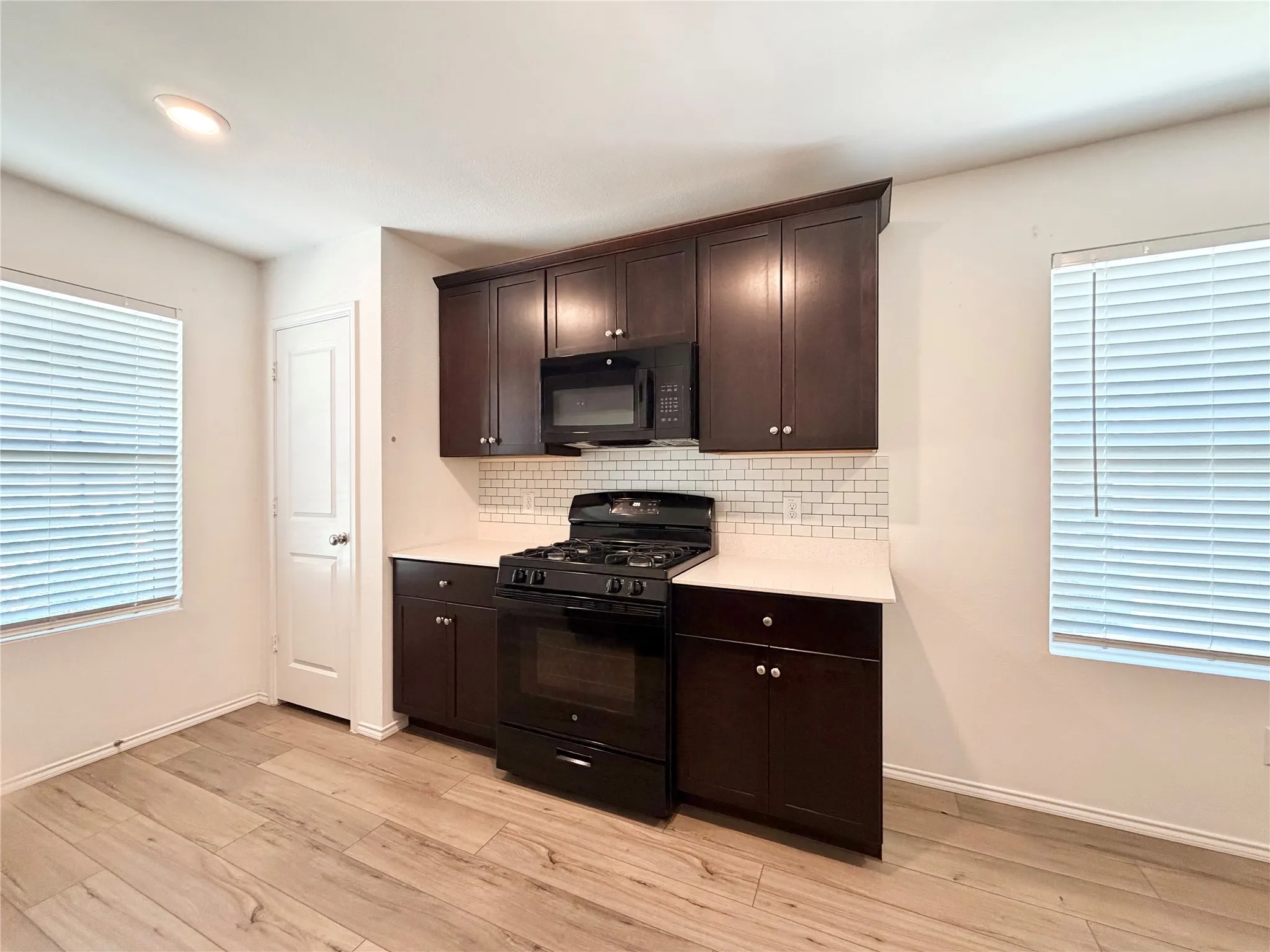Single Family Residence For Rent in Kaufman County , 5903 Nyquist Way, Forney, Texas 75126, 2 Bedroom, 1 Bathroom, 2 Garage spaces, 853 Sqft, built in 2021, mls#21343691, Real Estate Agent in Forney, Homes For Rent in Kaufman county, Homes For Rent in Forney, Realtor in Forney Texas, Real Estate Brokerage Independent Realty Texas, Luminita Cordes Realtor