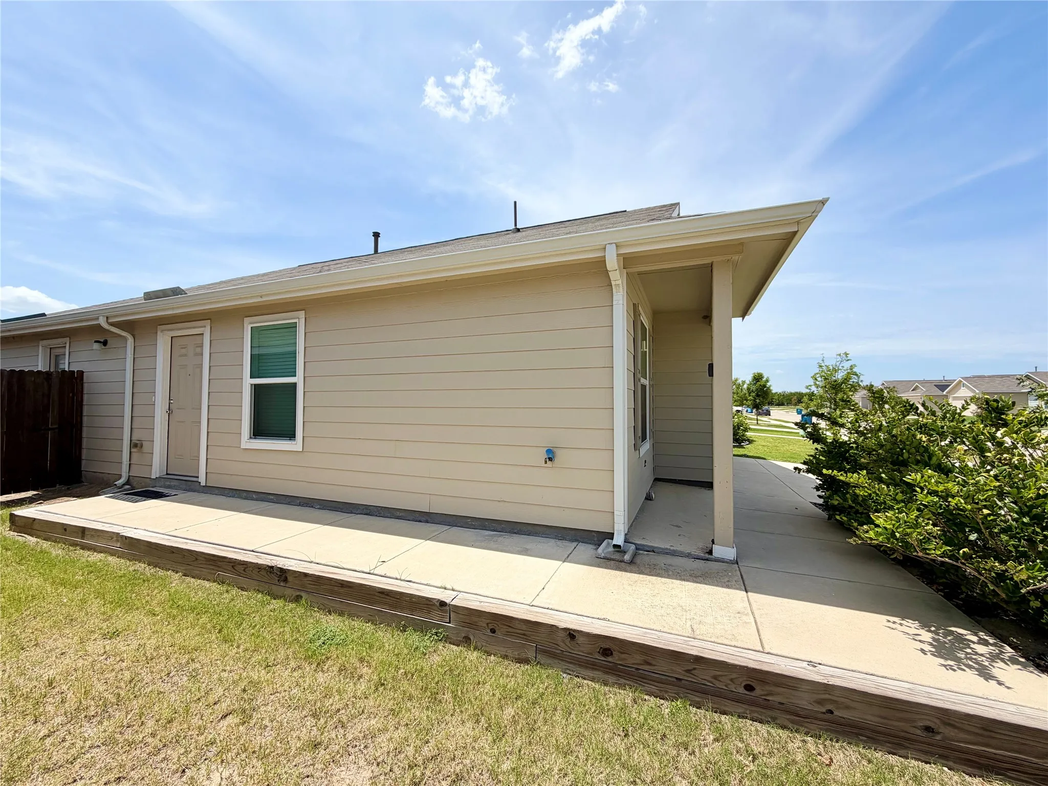 Single Family Residence For Rent in Kaufman County , 5903 Nyquist Way, Forney, Texas 75126, 2 Bedroom, 1 Bathroom, 2 Garage spaces, 853 Sqft, built in 2021, mls#21343691, Real Estate Agent in Forney, Homes For Rent in Kaufman county, Homes For Rent in Forney, Realtor in Forney Texas, Real Estate Brokerage Independent Realty Texas, Luminita Cordes Realtor