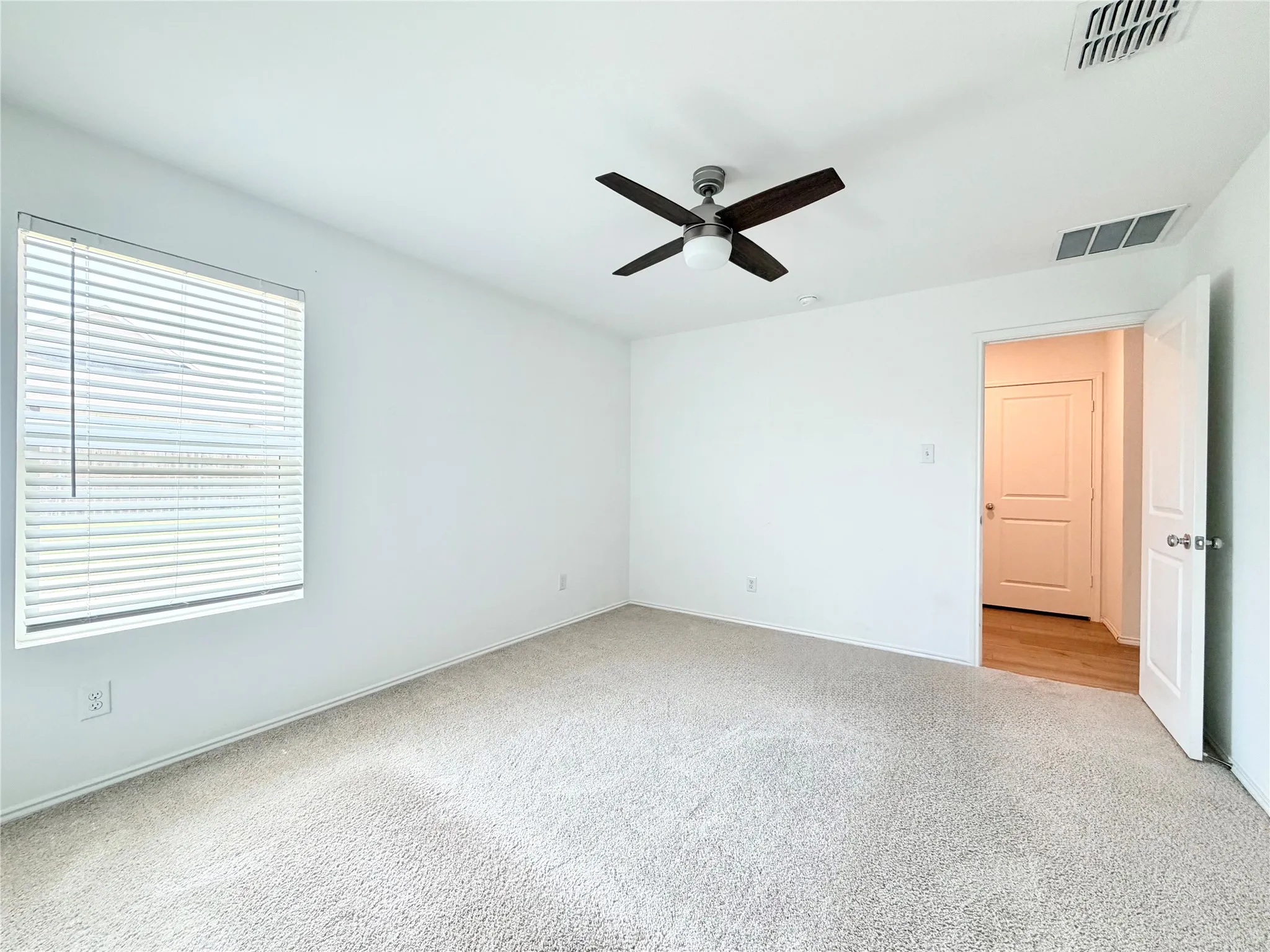 Single Family Residence For Rent in Kaufman County , 5903 Nyquist Way, Forney, Texas 75126, 2 Bedroom, 1 Bathroom, 2 Garage spaces, 853 Sqft, built in 2021, mls#21343691, Real Estate Agent in Forney, Homes For Rent in Kaufman county, Homes For Rent in Forney, Realtor in Forney Texas, Real Estate Brokerage Independent Realty Texas, Luminita Cordes Realtor