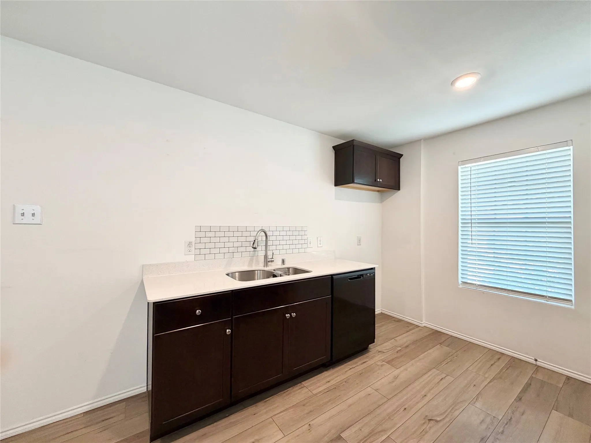 Single Family Residence For Rent in Kaufman County , 5903 Nyquist Way, Forney, Texas 75126, 2 Bedroom, 1 Bathroom, 2 Garage spaces, 853 Sqft, built in 2021, mls#21343691, Real Estate Agent in Forney, Homes For Rent in Kaufman county, Homes For Rent in Forney, Realtor in Forney Texas, Real Estate Brokerage Independent Realty Texas, Luminita Cordes Realtor