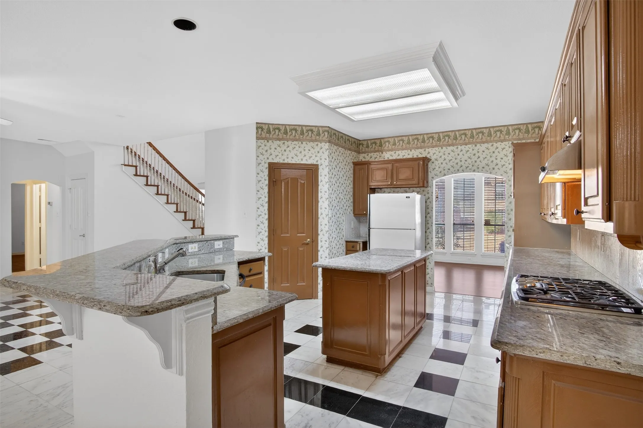 Single Family Residence For Sale in Collin County , 3716 Lowrey Way, Plano, Texas 75025, 5 Bedroom, 4 Bathroom, 2 Garage spaces, 3,872 Sqft, built in 1998, mls#21343696, Real Estate Agent in Plano, Homes For Sale in Collin county, Homes For Sale in Plano, Realtor in Plano Texas, Real Estate Brokerage Independent Realty Texas, Luminita Cordes Realtor