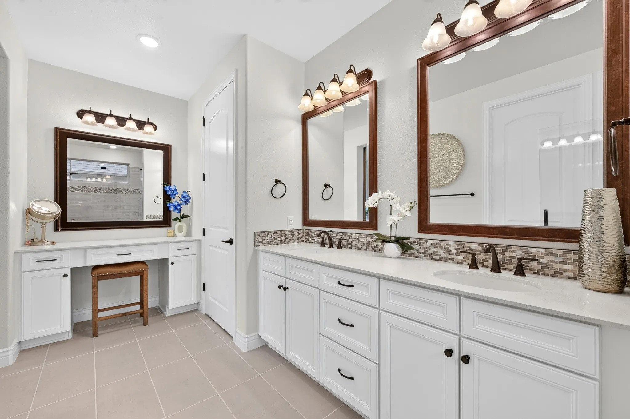 Single Family Residence For Sale in Denton County , 12616 Copper Ore Way, Denton, Texas 76207, 2 Bedroom, 3 Bathroom, 2 Garage spaces, 1,928 Sqft, built in 2021, mls#21342730, Real Estate Agent in Denton, Homes For Sale in Denton county, Homes For Sale in Denton, Realtor in Denton Texas, Real Estate Brokerage Independent Realty Texas, Luminita Cordes Realtor