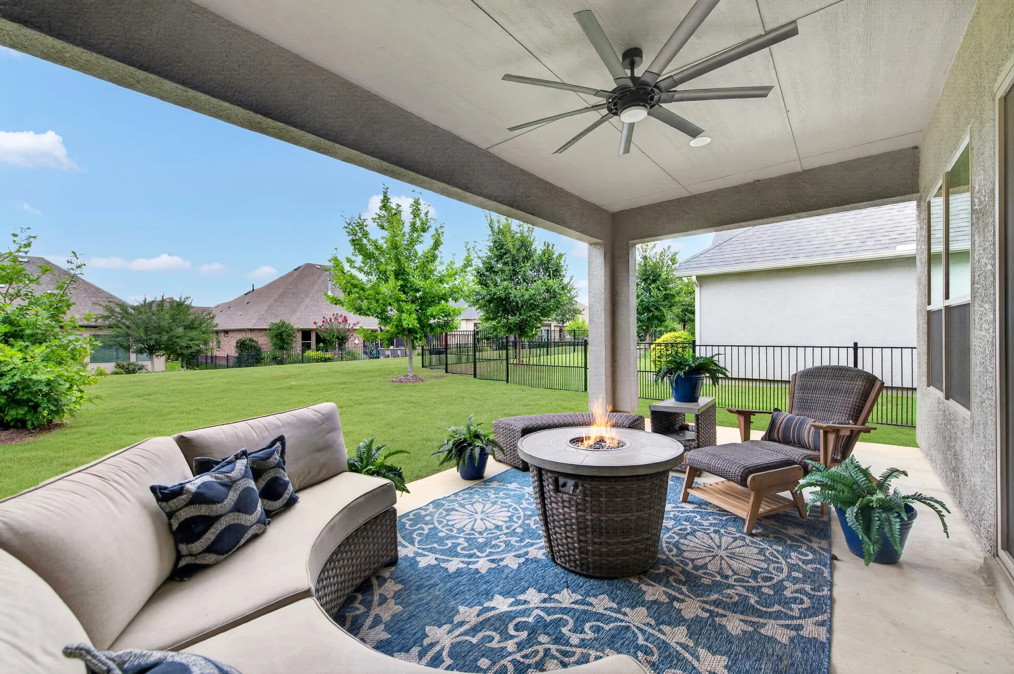 Single Family Residence For Sale in Denton County , 12616 Copper Ore Way, Denton, Texas 76207, 2 Bedroom, 3 Bathroom, 2 Garage spaces, 1,928 Sqft, built in 2021, mls#21342730, Real Estate Agent in Denton, Homes For Sale in Denton county, Homes For Sale in Denton, Realtor in Denton Texas, Real Estate Brokerage Independent Realty Texas, Luminita Cordes Realtor
