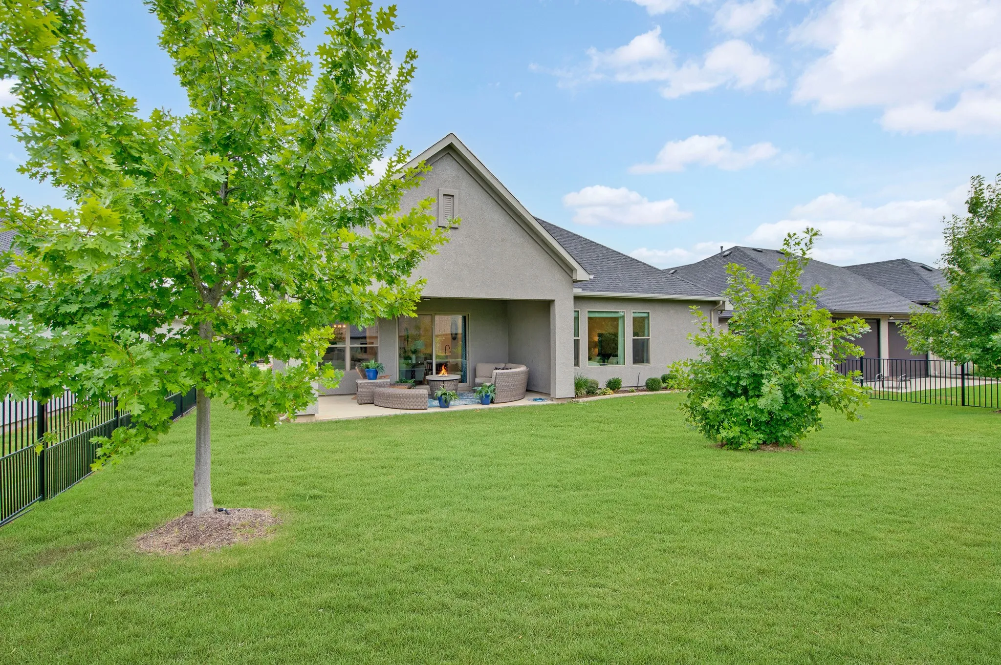 Single Family Residence For Sale in Denton County , 12616 Copper Ore Way, Denton, Texas 76207, 2 Bedroom, 3 Bathroom, 2 Garage spaces, 1,928 Sqft, built in 2021, mls#21342730, Real Estate Agent in Denton, Homes For Sale in Denton county, Homes For Sale in Denton, Realtor in Denton Texas, Real Estate Brokerage Independent Realty Texas, Luminita Cordes Realtor