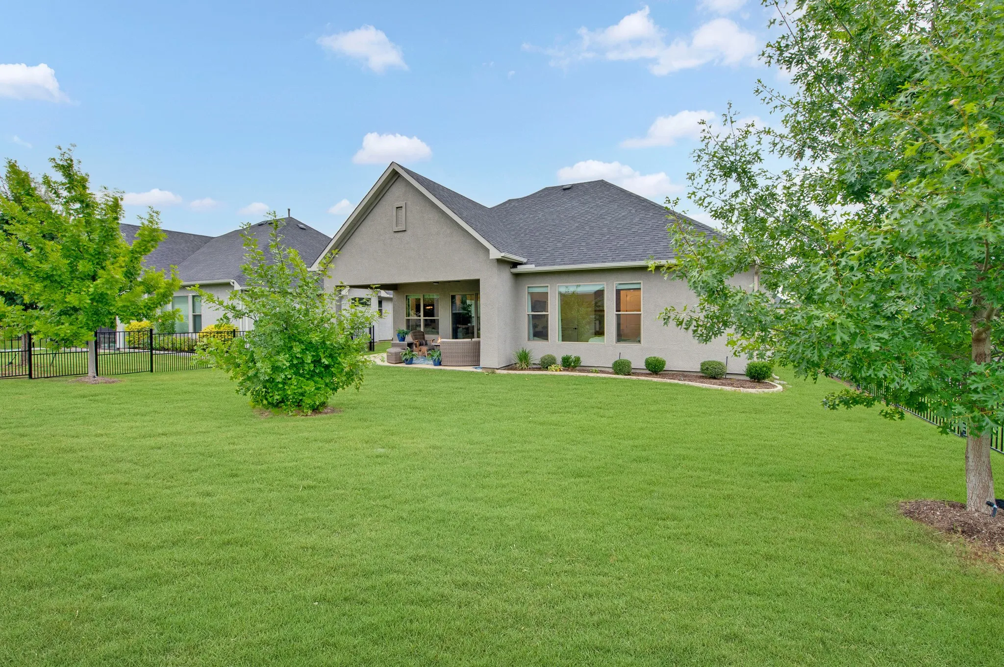 Single Family Residence For Sale in Denton County , 12616 Copper Ore Way, Denton, Texas 76207, 2 Bedroom, 3 Bathroom, 2 Garage spaces, 1,928 Sqft, built in 2021, mls#21342730, Real Estate Agent in Denton, Homes For Sale in Denton county, Homes For Sale in Denton, Realtor in Denton Texas, Real Estate Brokerage Independent Realty Texas, Luminita Cordes Realtor