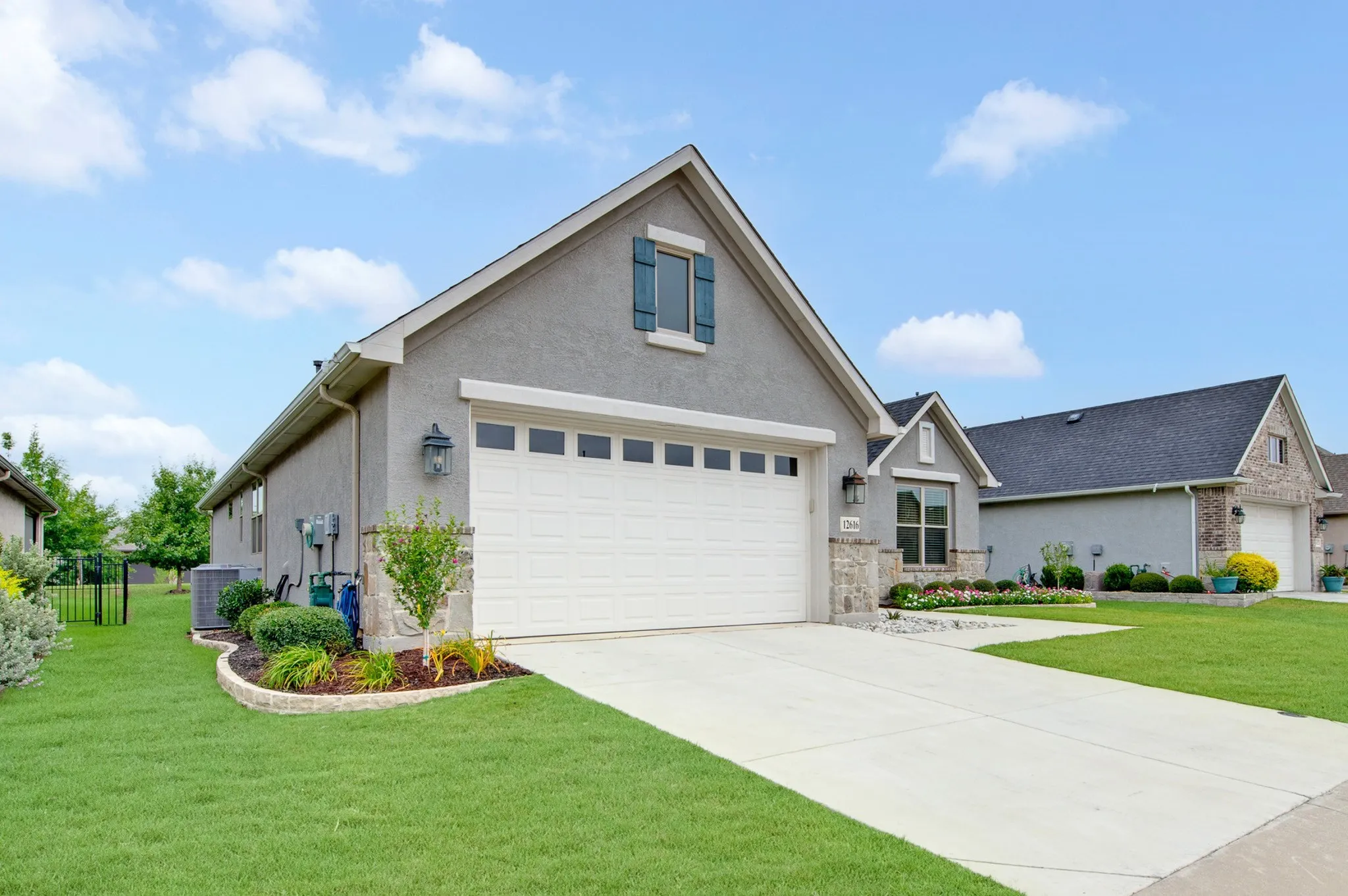 Single Family Residence For Sale in Denton County , 12616 Copper Ore Way, Denton, Texas 76207, 2 Bedroom, 3 Bathroom, 2 Garage spaces, 1,928 Sqft, built in 2021, mls#21342730, Real Estate Agent in Denton, Homes For Sale in Denton county, Homes For Sale in Denton, Realtor in Denton Texas, Real Estate Brokerage Independent Realty Texas, Luminita Cordes Realtor