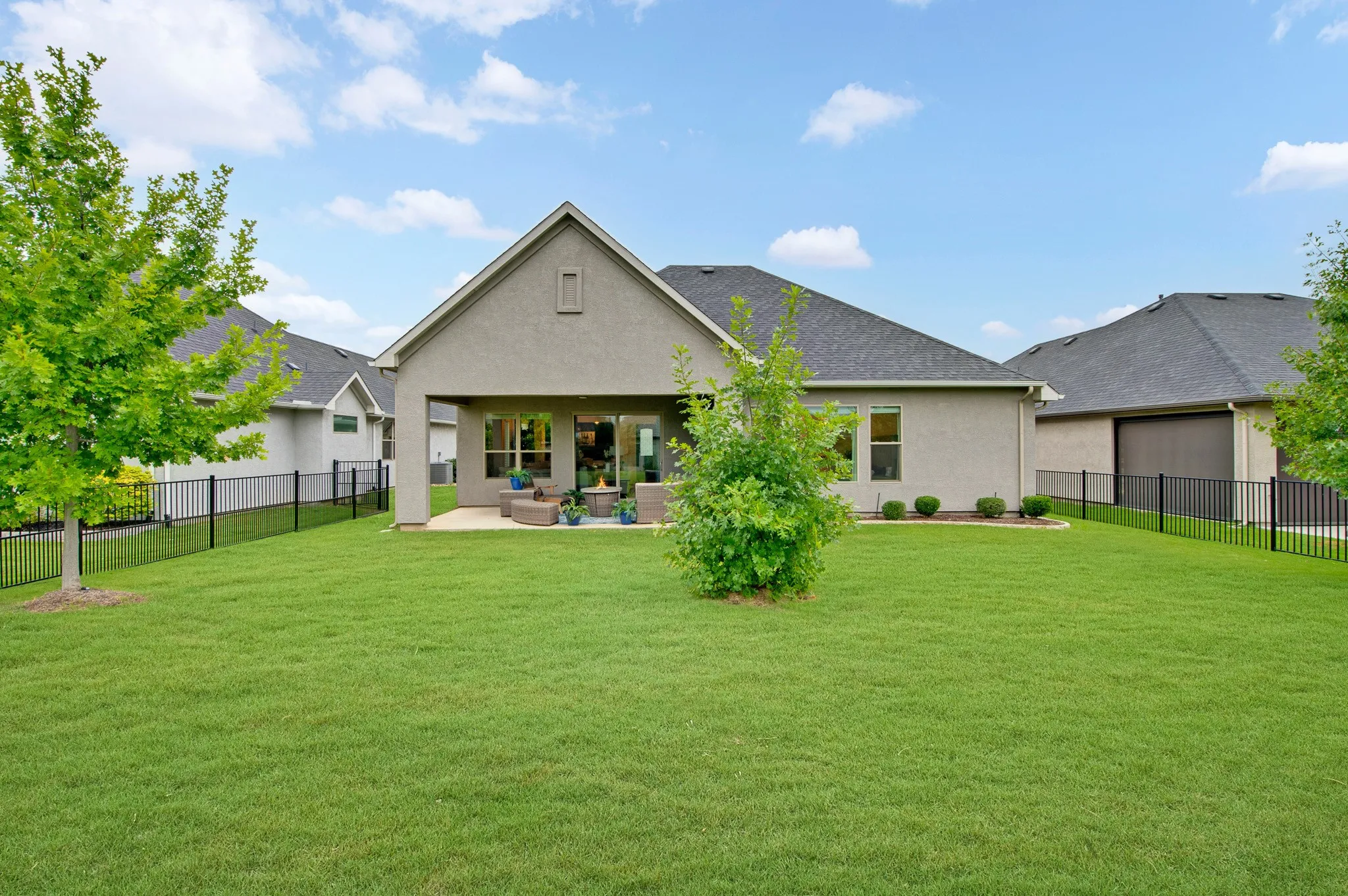 Single Family Residence For Sale in Denton County , 12616 Copper Ore Way, Denton, Texas 76207, 2 Bedroom, 3 Bathroom, 2 Garage spaces, 1,928 Sqft, built in 2021, mls#21342730, Real Estate Agent in Denton, Homes For Sale in Denton county, Homes For Sale in Denton, Realtor in Denton Texas, Real Estate Brokerage Independent Realty Texas, Luminita Cordes Realtor