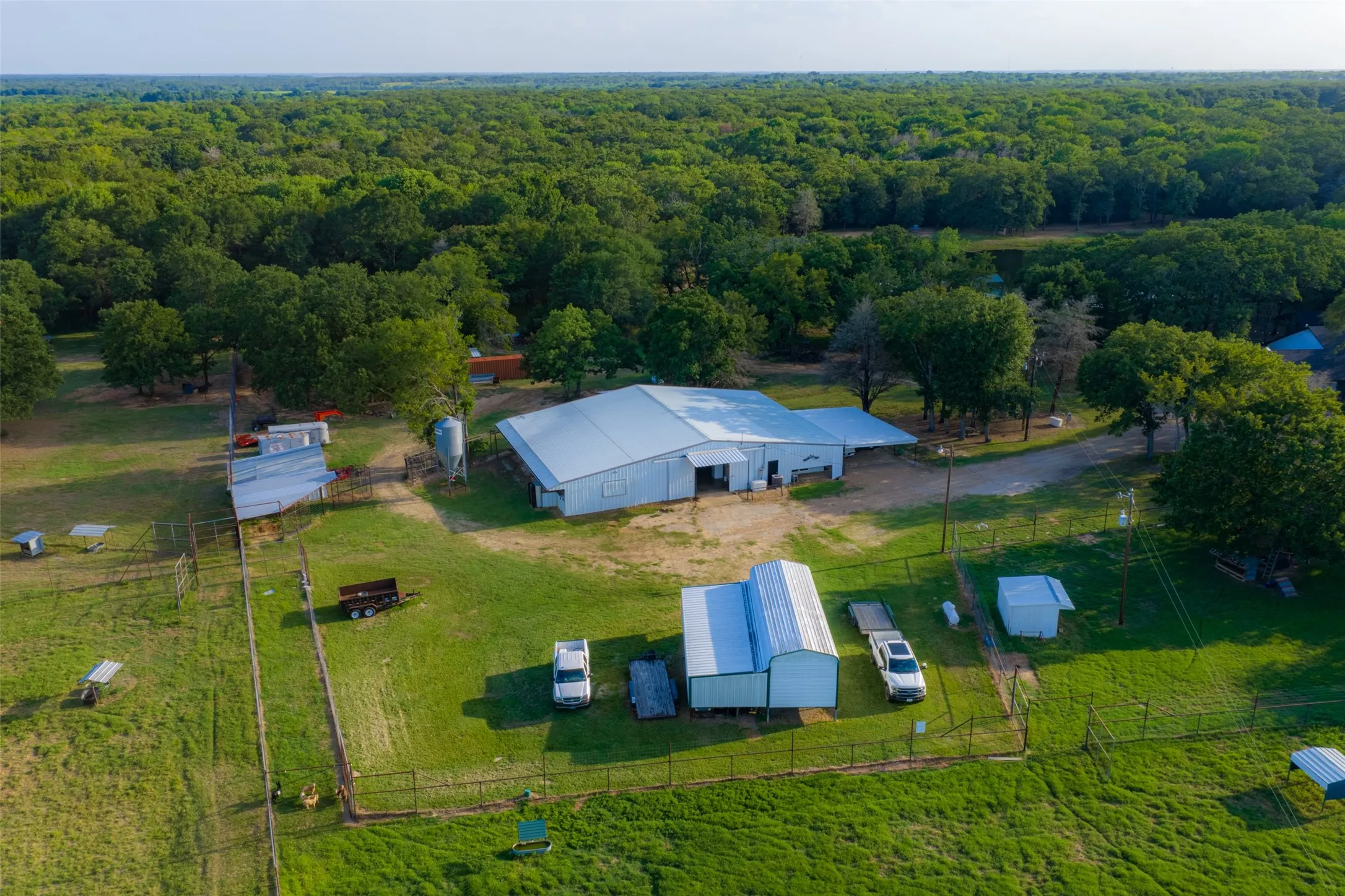 Farm For Sale in Kaufman County , 10100 County Road 4028, Kemp, Texas 75143, 3 Bedrooms, 3 Bathrooms, Garage spaces, 2,370 Sqft, built in 1994, Price $2,250,000, mls#21343695, Real Estate Agent in Kemp, Homes For Sale in Kaufman county, Homes For Sale in Kemp, Realtor in Kemp Texas, Real Estate Brokerage Independent Realty Texas, Luminita Cordes Realtor