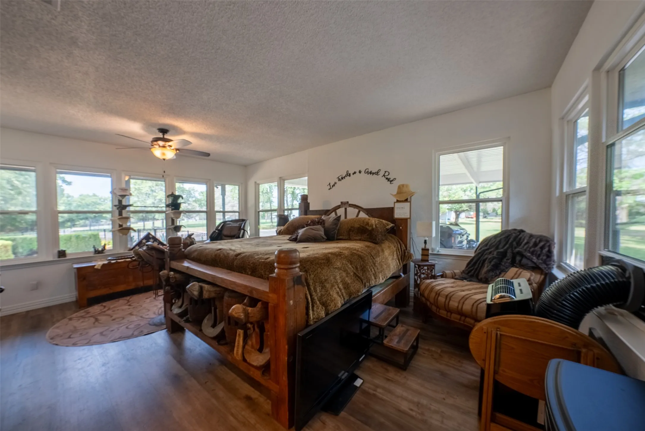 Farm For Sale in Kaufman County , 10100 County Road 4028, Kemp, Texas 75143, 3 Bedrooms, 3 Bathrooms, Garage spaces, 2,370 Sqft, built in 1994, Price $2,250,000, mls#21343695, Real Estate Agent in Kemp, Homes For Sale in Kaufman county, Homes For Sale in Kemp, Realtor in Kemp Texas, Real Estate Brokerage Independent Realty Texas, Luminita Cordes Realtor