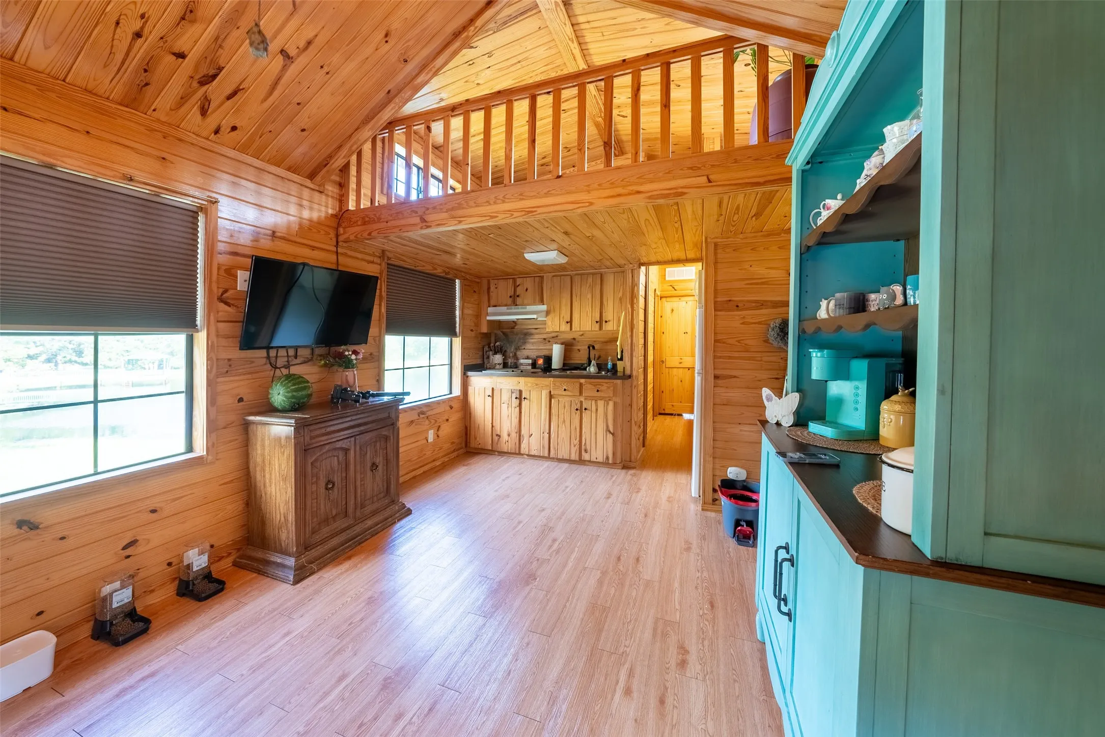 Farm For Sale in Kaufman County , 10100 County Road 4028, Kemp, Texas 75143, 3 Bedrooms, 3 Bathrooms, Garage spaces, 2,370 Sqft, built in 1994, Price $2,250,000, mls#21343695, Real Estate Agent in Kemp, Homes For Sale in Kaufman county, Homes For Sale in Kemp, Realtor in Kemp Texas, Real Estate Brokerage Independent Realty Texas, Luminita Cordes Realtor