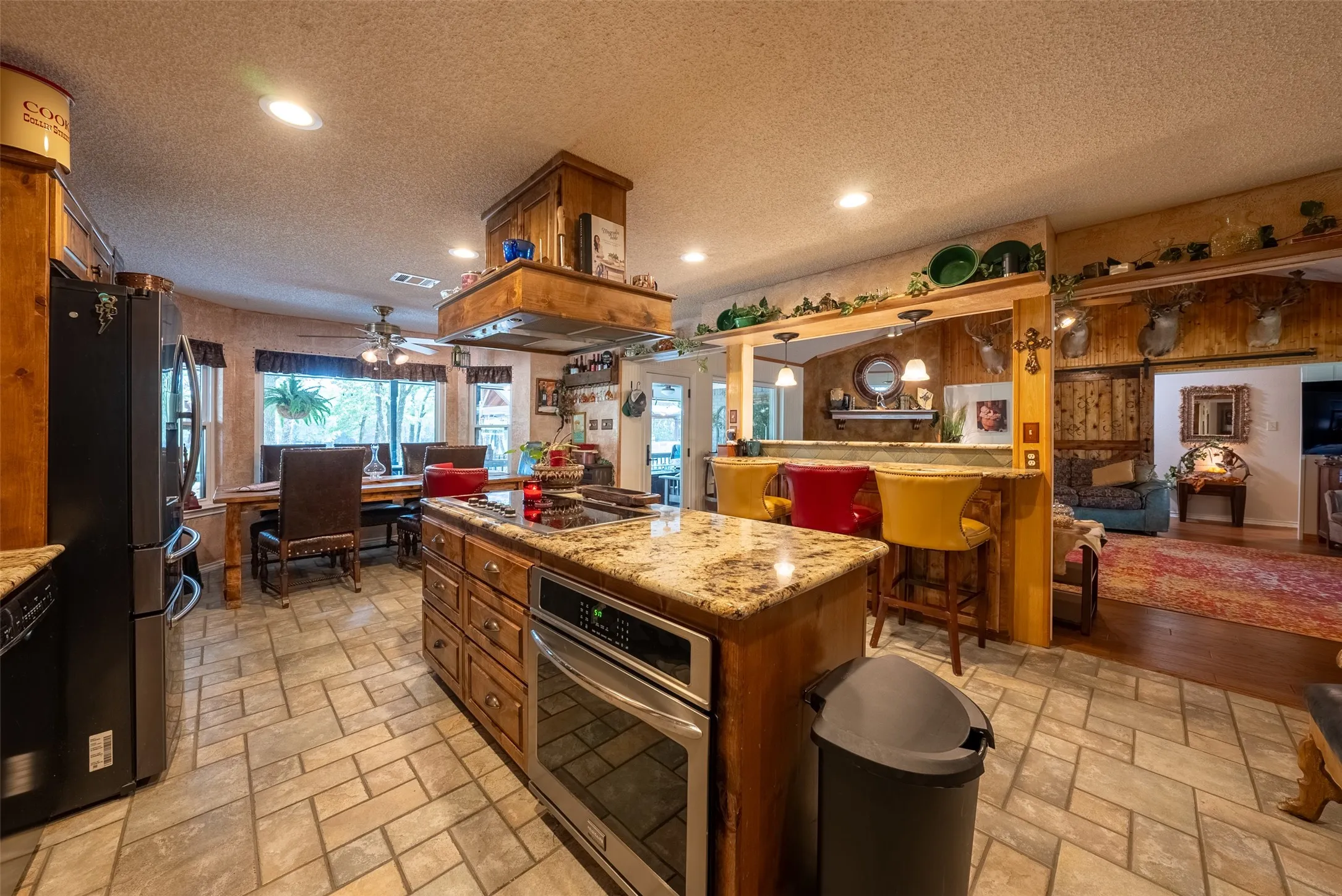 Farm For Sale in Kaufman County , 10100 County Road 4028, Kemp, Texas 75143, 3 Bedrooms, 3 Bathrooms, Garage spaces, 2,370 Sqft, built in 1994, Price $2,250,000, mls#21343695, Real Estate Agent in Kemp, Homes For Sale in Kaufman county, Homes For Sale in Kemp, Realtor in Kemp Texas, Real Estate Brokerage Independent Realty Texas, Luminita Cordes Realtor