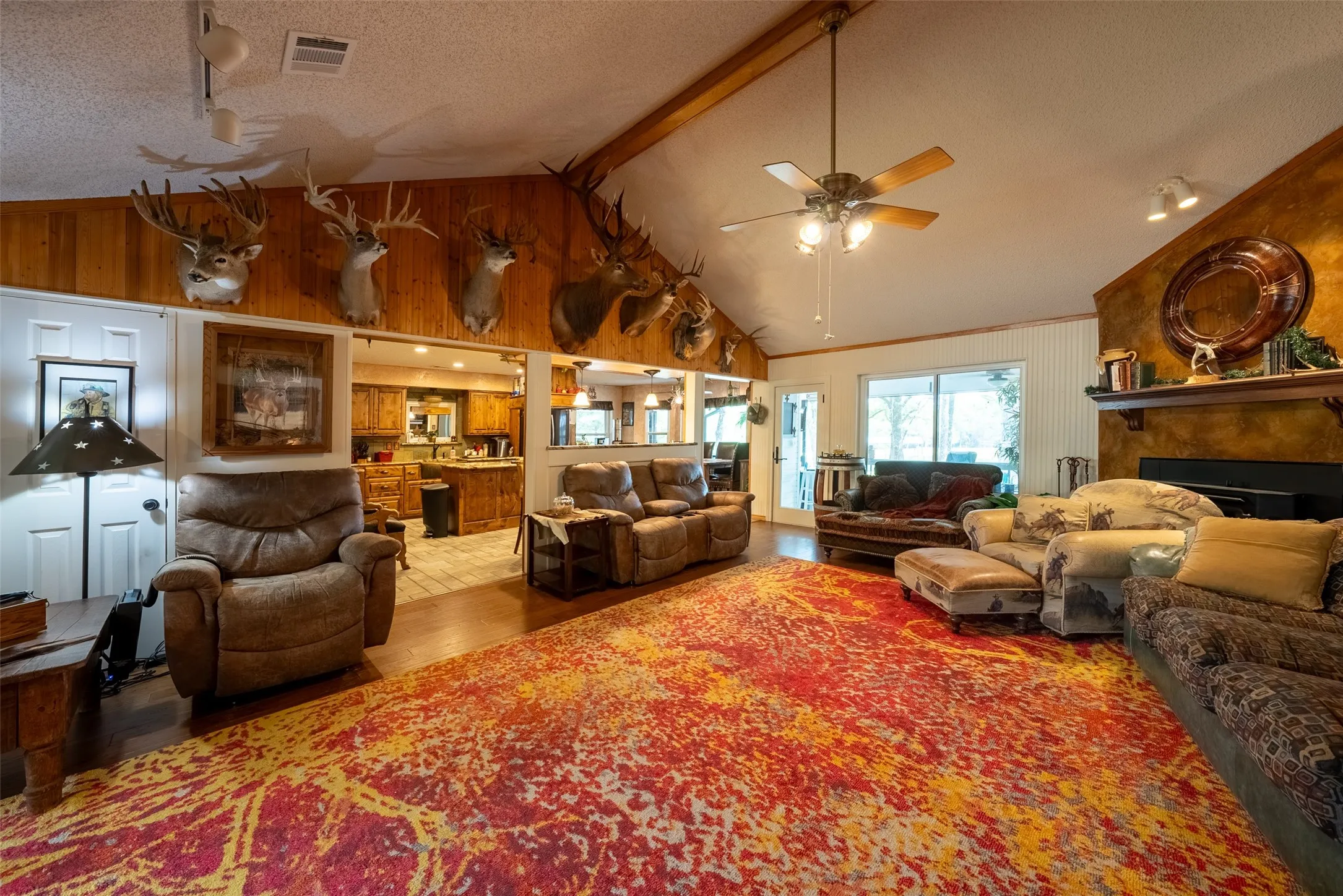 Farm For Sale in Kaufman County , 10100 County Road 4028, Kemp, Texas 75143, 3 Bedrooms, 3 Bathrooms, Garage spaces, 2,370 Sqft, built in 1994, Price $2,250,000, mls#21343695, Real Estate Agent in Kemp, Homes For Sale in Kaufman county, Homes For Sale in Kemp, Realtor in Kemp Texas, Real Estate Brokerage Independent Realty Texas, Luminita Cordes Realtor