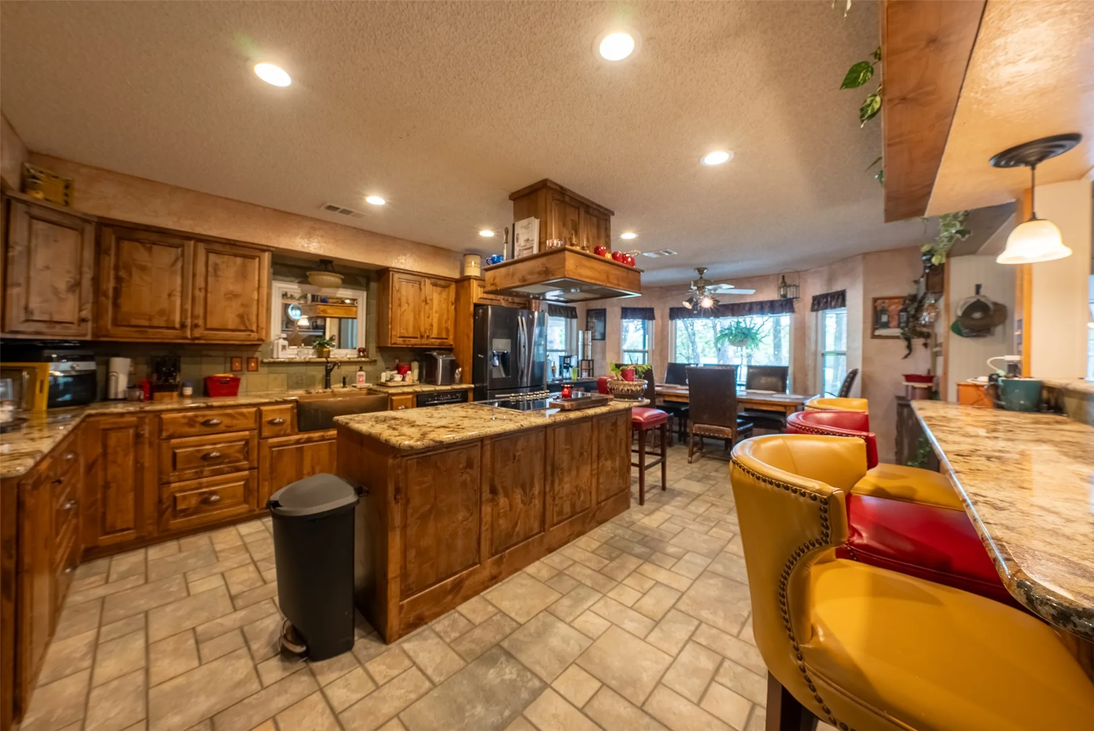 Farm For Sale in Kaufman County , 10100 County Road 4028, Kemp, Texas 75143, 3 Bedrooms, 3 Bathrooms, Garage spaces, 2,370 Sqft, built in 1994, Price $2,250,000, mls#21343695, Real Estate Agent in Kemp, Homes For Sale in Kaufman county, Homes For Sale in Kemp, Realtor in Kemp Texas, Real Estate Brokerage Independent Realty Texas, Luminita Cordes Realtor