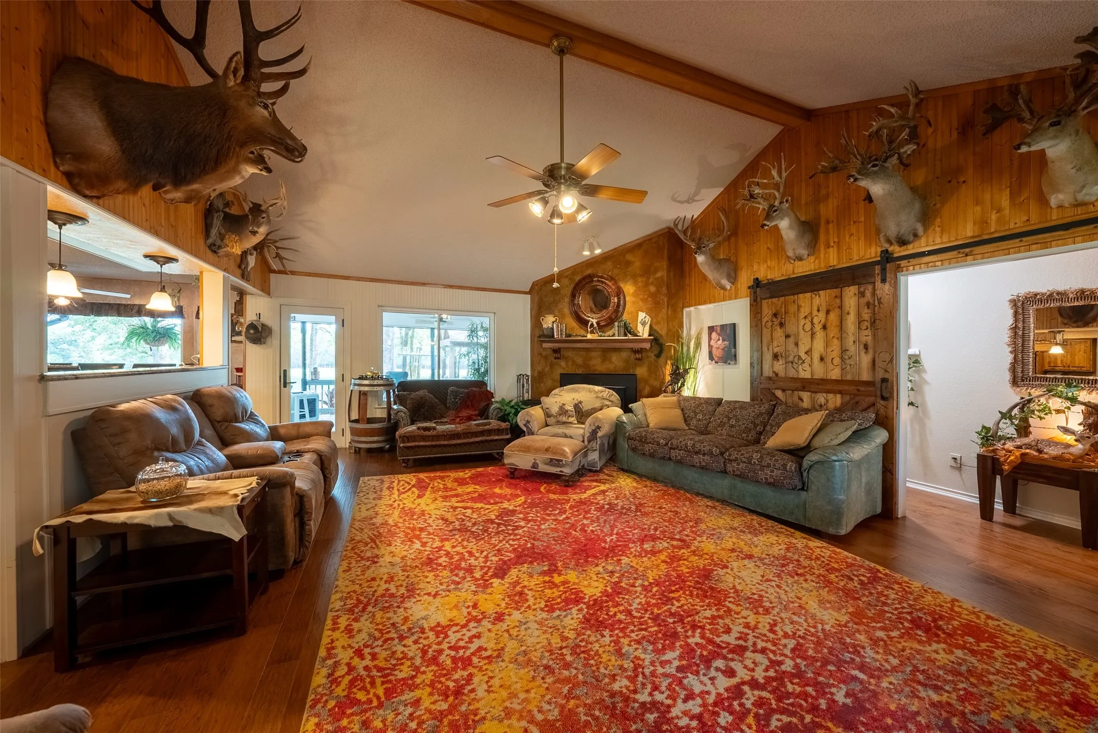 Farm For Sale in Kaufman County , 10100 County Road 4028, Kemp, Texas 75143, 3 Bedrooms, 3 Bathrooms, Garage spaces, 2,370 Sqft, built in 1994, Price $2,250,000, mls#21343695, Real Estate Agent in Kemp, Homes For Sale in Kaufman county, Homes For Sale in Kemp, Realtor in Kemp Texas, Real Estate Brokerage Independent Realty Texas, Luminita Cordes Realtor