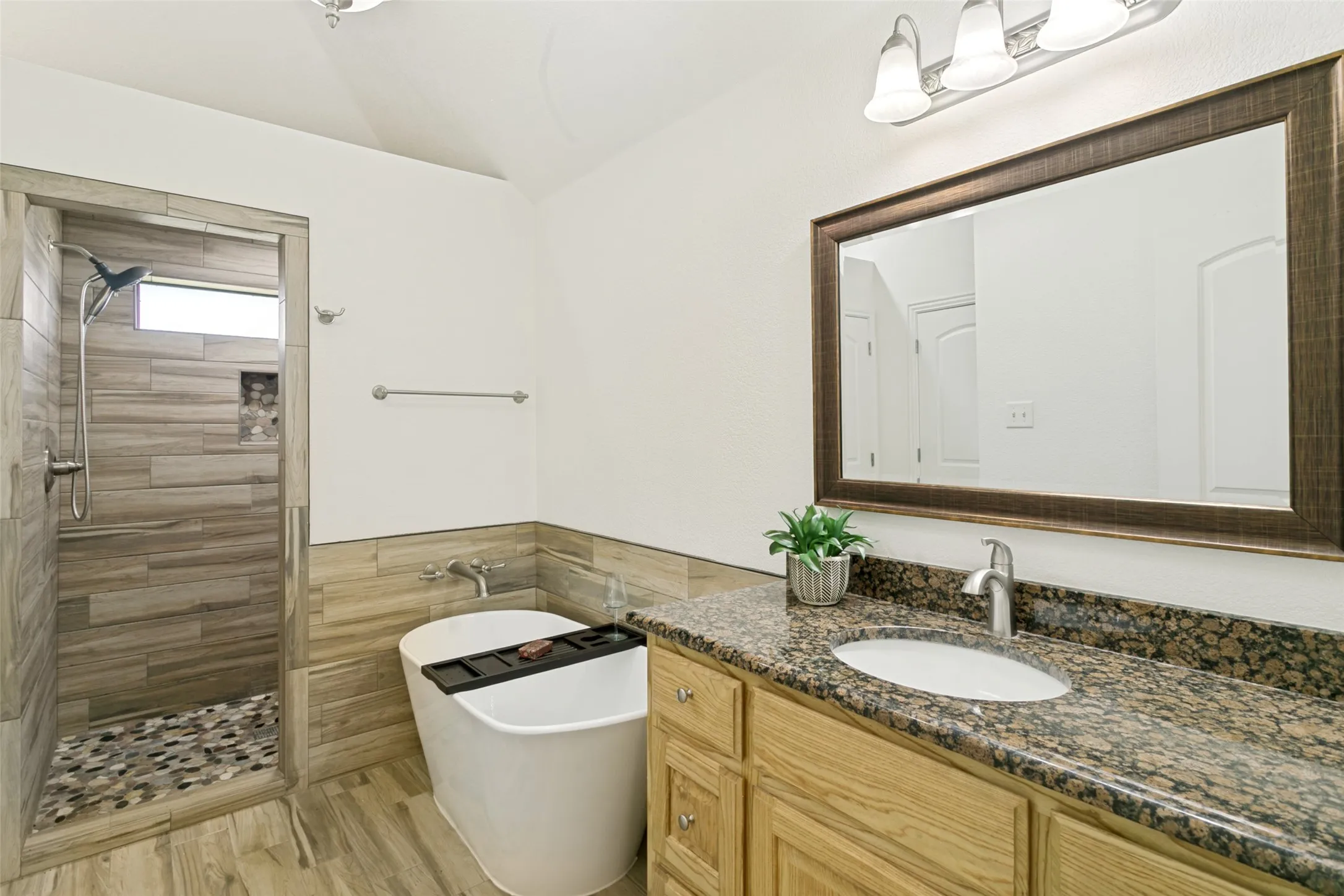Single Family Residence For Sale in Parker County , 368 Lockwood Lane, Weatherford, Texas 76087, 3 Bedroom, 2 Bathroom, 2 Garage spaces, 2,560 Sqft, built in 2007, mls#21343573, Real Estate Agent in Weatherford, Homes For Sale in Parker county, Homes For Sale in Weatherford, Realtor in Weatherford Texas, Real Estate Brokerage Independent Realty Texas, Luminita Cordes Realtor
