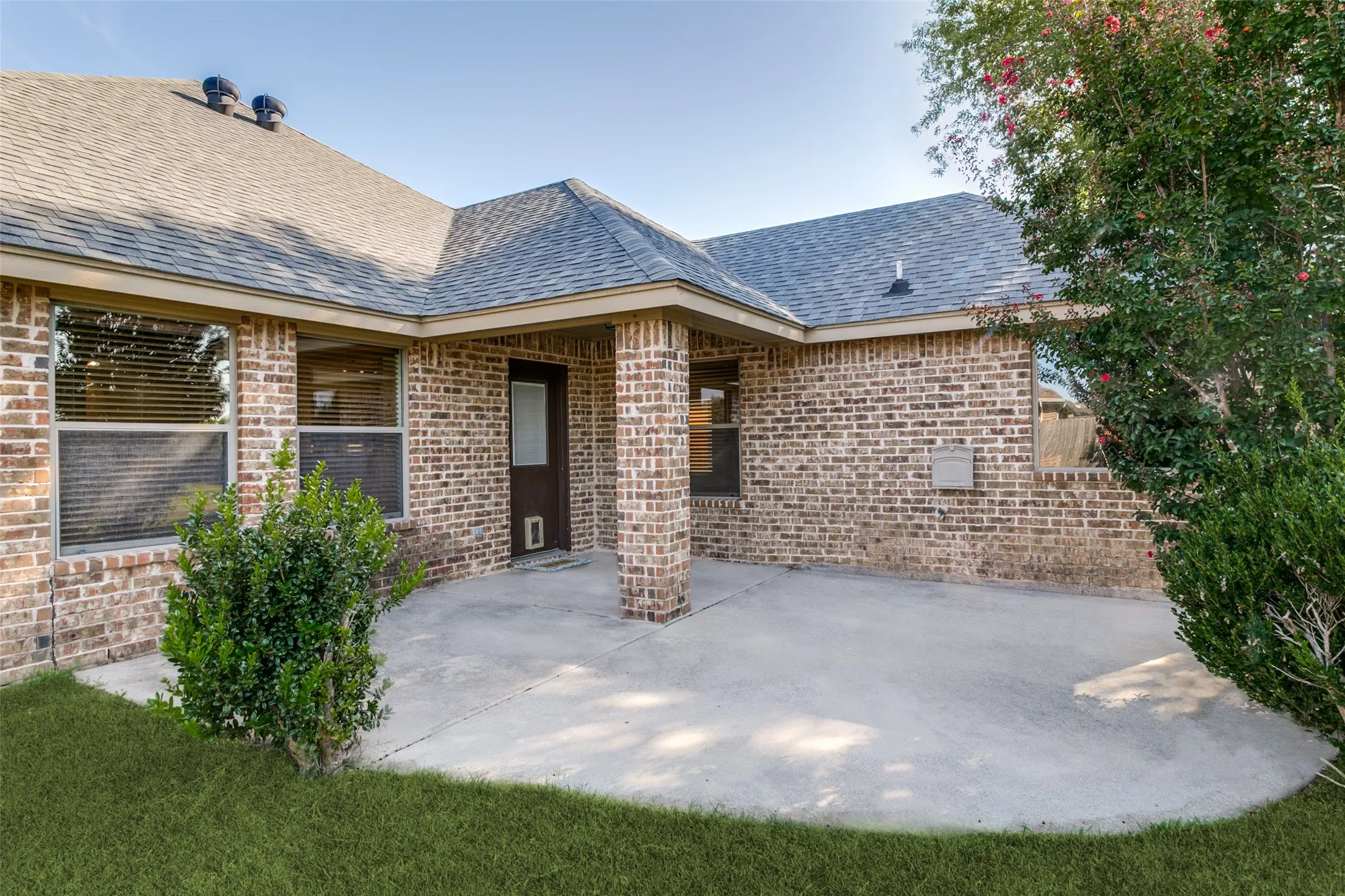 Single Family Residence For Sale in Parker County , 368 Lockwood Lane, Weatherford, Texas 76087, 3 Bedroom, 2 Bathroom, 2 Garage spaces, 2,560 Sqft, built in 2007, mls#21343573, Real Estate Agent in Weatherford, Homes For Sale in Parker county, Homes For Sale in Weatherford, Realtor in Weatherford Texas, Real Estate Brokerage Independent Realty Texas, Luminita Cordes Realtor