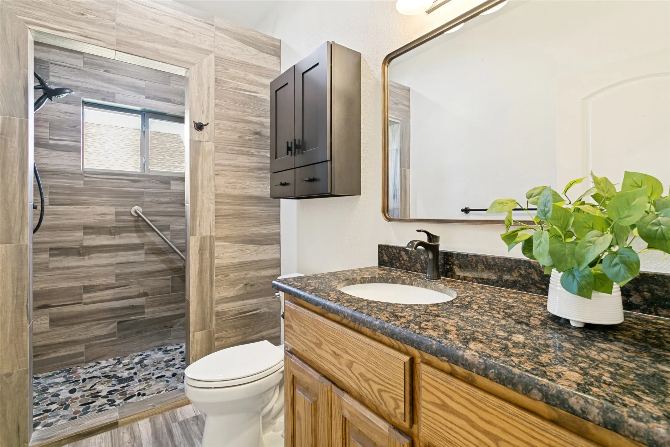 Single Family Residence For Sale in Parker County , 368 Lockwood Lane, Weatherford, Texas 76087, 3 Bedroom, 2 Bathroom, 2 Garage spaces, 2,560 Sqft, built in 2007, mls#21343573, Real Estate Agent in Weatherford, Homes For Sale in Parker county, Homes For Sale in Weatherford, Realtor in Weatherford Texas, Real Estate Brokerage Independent Realty Texas, Luminita Cordes Realtor