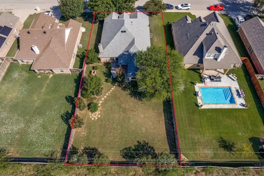 Single Family Residence For Sale in Parker County , 368 Lockwood Lane, Weatherford, Texas 76087, 3 Bedroom, 2 Bathroom, 2 Garage spaces, 2,560 Sqft, built in 2007, mls#21343573, Real Estate Agent in Weatherford, Homes For Sale in Parker county, Homes For Sale in Weatherford, Realtor in Weatherford Texas, Real Estate Brokerage Independent Realty Texas, Luminita Cordes Realtor