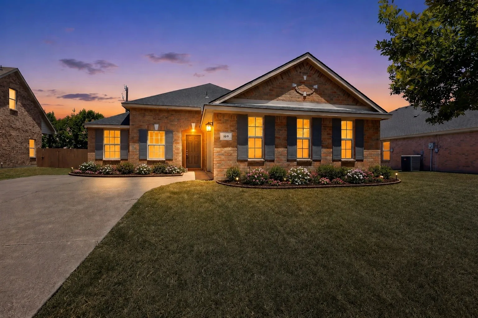 Single Family Residence For Sale in Ellis County , 109 Harvest Hill Lane, Red Oak, Texas 75154, 3 Bedroom, 2 Bathroom, 2 Garage spaces, 1,982 Sqft, built in 2005, mls#21343073, Real Estate Agent in Red Oak, Homes For Sale in Ellis county, Homes For Sale in Red Oak, Realtor in Red Oak Texas, Real Estate Brokerage Independent Realty Texas, Luminita Cordes Realtor