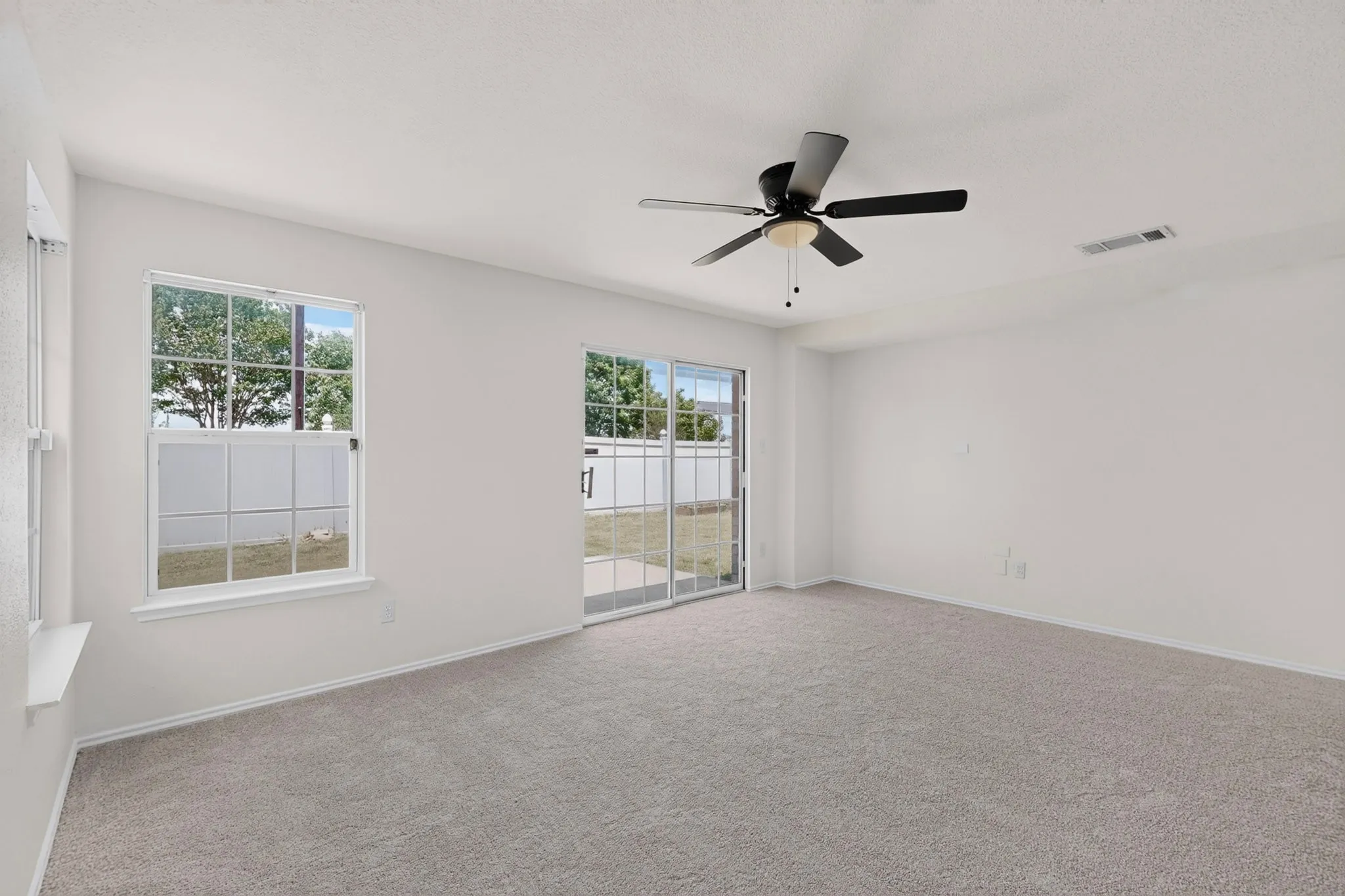 Single Family Residence For Sale in Ellis County , 109 Harvest Hill Lane, Red Oak, Texas 75154, 3 Bedroom, 2 Bathroom, 2 Garage spaces, 1,982 Sqft, built in 2005, mls#21343073, Real Estate Agent in Red Oak, Homes For Sale in Ellis county, Homes For Sale in Red Oak, Realtor in Red Oak Texas, Real Estate Brokerage Independent Realty Texas, Luminita Cordes Realtor