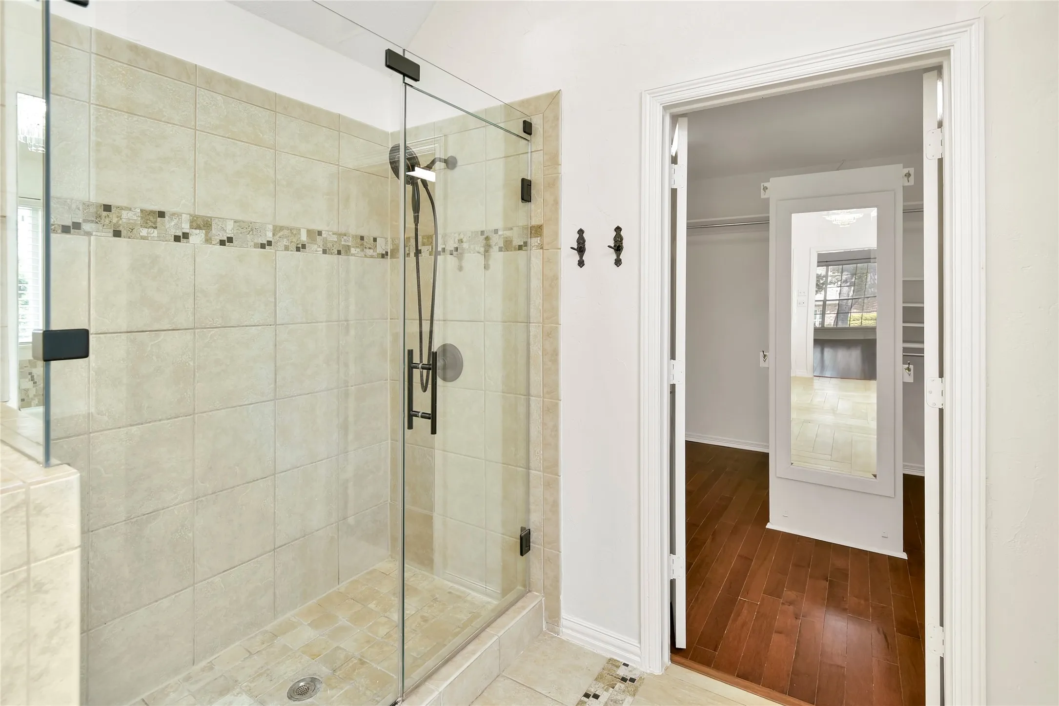 Single Family Residence For Rent in Collin County , 18528 Vista Del Sol, Dallas, Texas 75287, 4 Bedroom, 3 Bathroom, 2 Garage spaces, 3,589 Sqft, built in 1990, mls#21340927, Real Estate Agent in Dallas, Homes For Rent in Collin county, Homes For Rent in Dallas, Realtor in Dallas Texas, Real Estate Brokerage Independent Realty Texas, Luminita Cordes Realtor