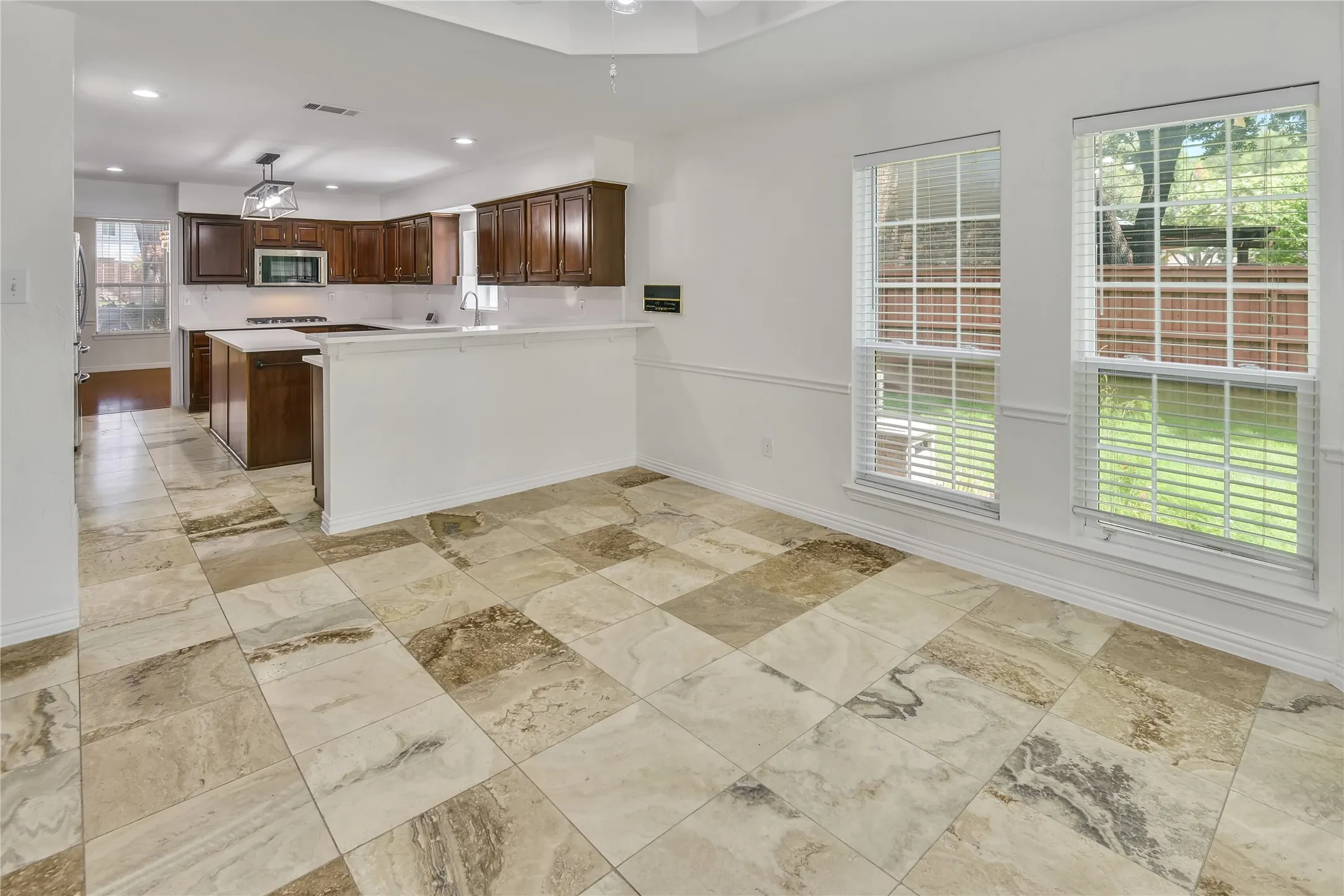 Single Family Residence For Rent in Collin County , 18528 Vista Del Sol, Dallas, Texas 75287, 4 Bedroom, 3 Bathroom, 2 Garage spaces, 3,589 Sqft, built in 1990, mls#21340927, Real Estate Agent in Dallas, Homes For Rent in Collin county, Homes For Rent in Dallas, Realtor in Dallas Texas, Real Estate Brokerage Independent Realty Texas, Luminita Cordes Realtor