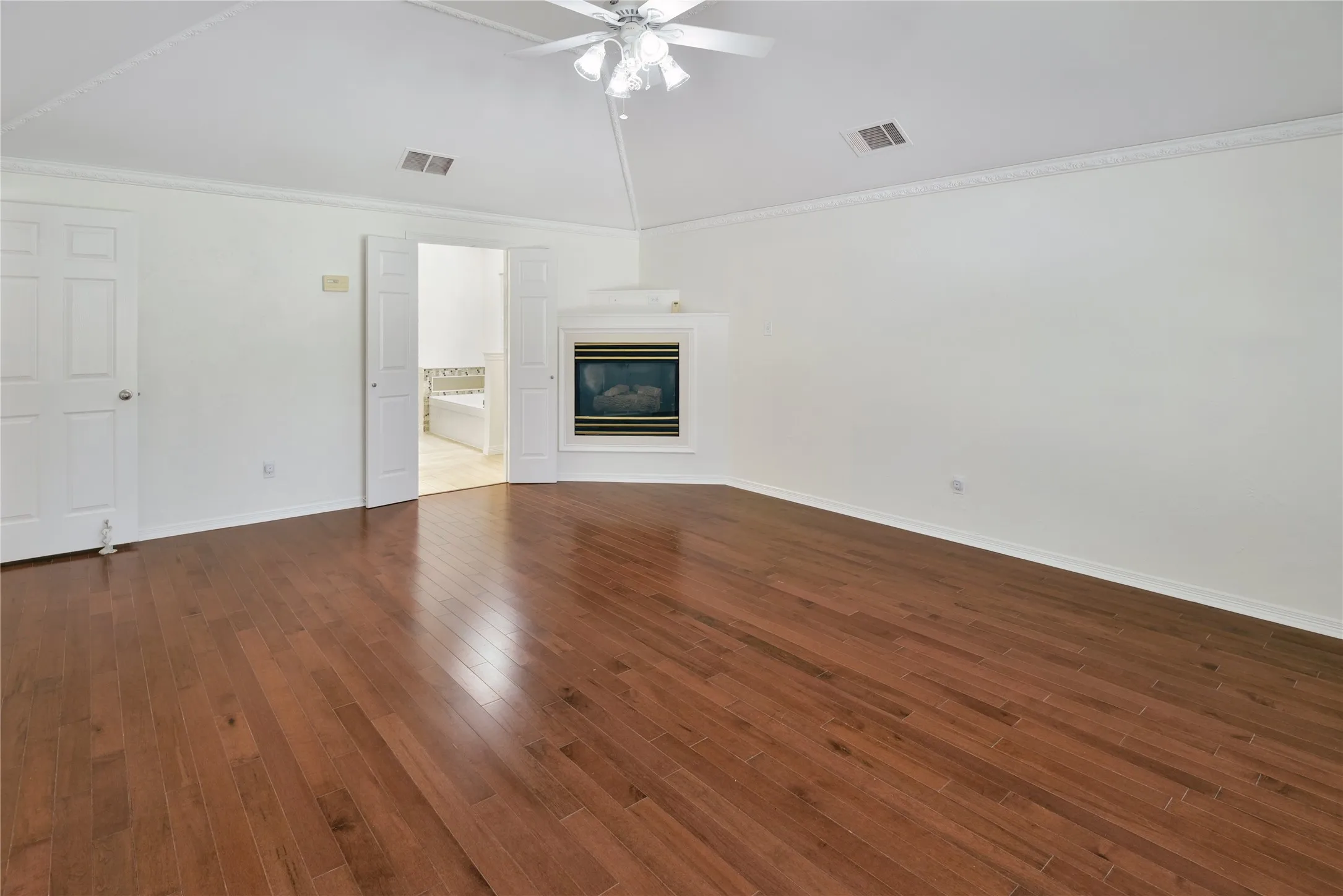 Single Family Residence For Rent in Collin County , 18528 Vista Del Sol, Dallas, Texas 75287, 4 Bedroom, 3 Bathroom, 2 Garage spaces, 3,589 Sqft, built in 1990, mls#21340927, Real Estate Agent in Dallas, Homes For Rent in Collin county, Homes For Rent in Dallas, Realtor in Dallas Texas, Real Estate Brokerage Independent Realty Texas, Luminita Cordes Realtor