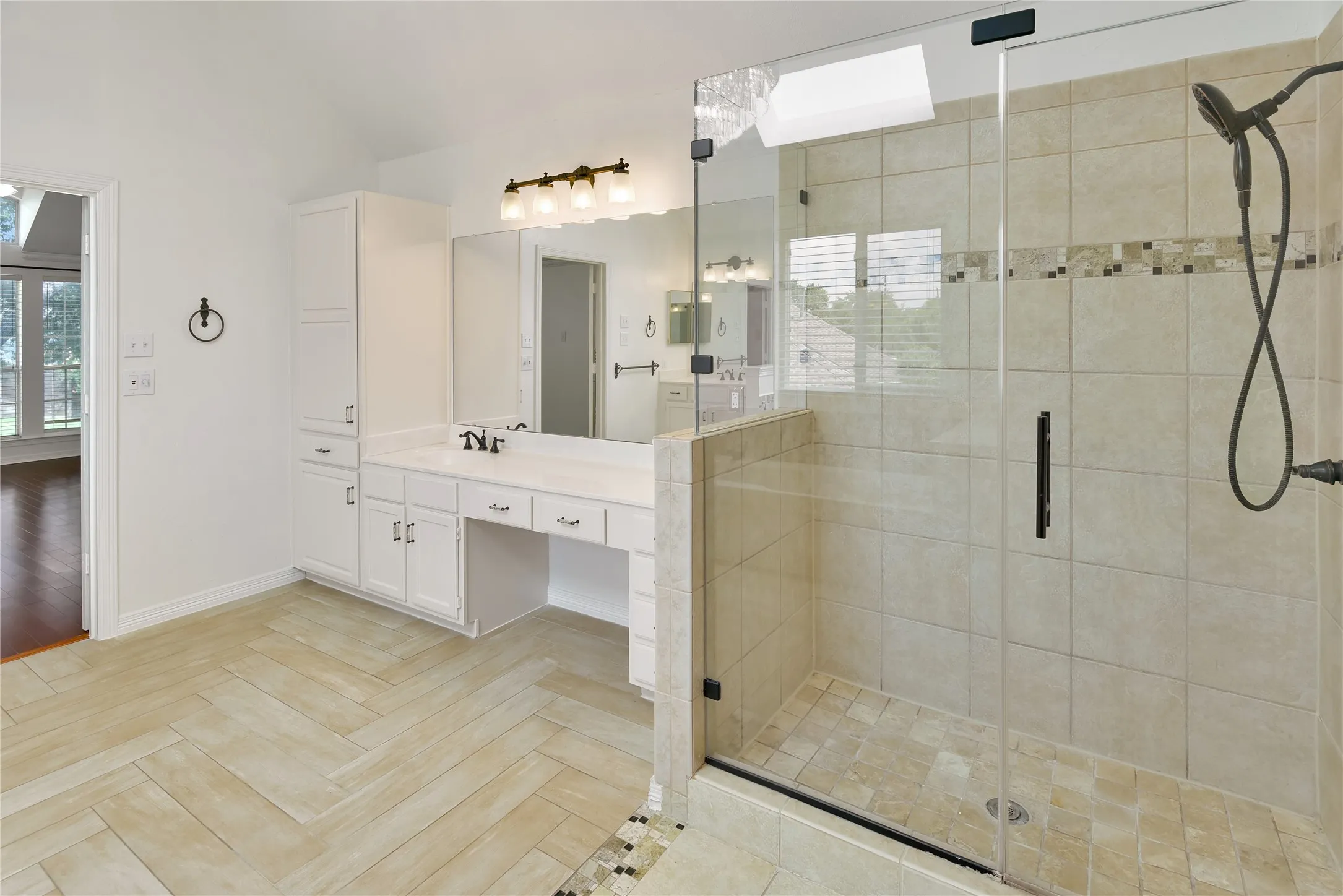 Single Family Residence For Rent in Collin County , 18528 Vista Del Sol, Dallas, Texas 75287, 4 Bedroom, 3 Bathroom, 2 Garage spaces, 3,589 Sqft, built in 1990, mls#21340927, Real Estate Agent in Dallas, Homes For Rent in Collin county, Homes For Rent in Dallas, Realtor in Dallas Texas, Real Estate Brokerage Independent Realty Texas, Luminita Cordes Realtor