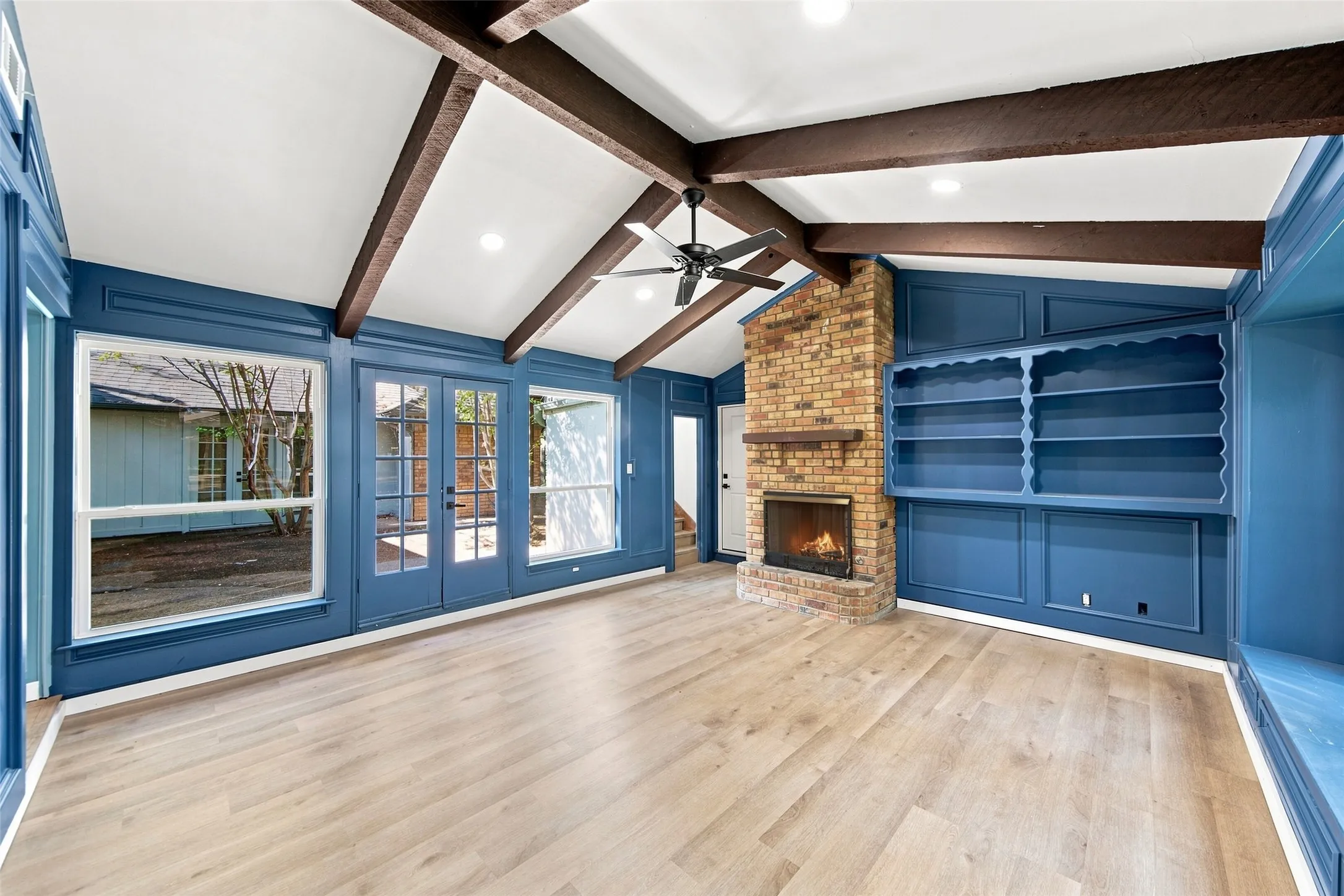 Single Family Residence For Sale in Dallas County , 1409 Colony Drive, Irving, Texas 75061, 4 Bedroom, 3 Bathroom, 2 Garage spaces, 3,818 Sqft, built in 1974, mls#21343753, Real Estate Agent in Irving, Homes For Sale in Dallas county, Homes For Sale in Irving, Realtor in Irving Texas, Real Estate Brokerage Independent Realty Texas, Luminita Cordes Realtor