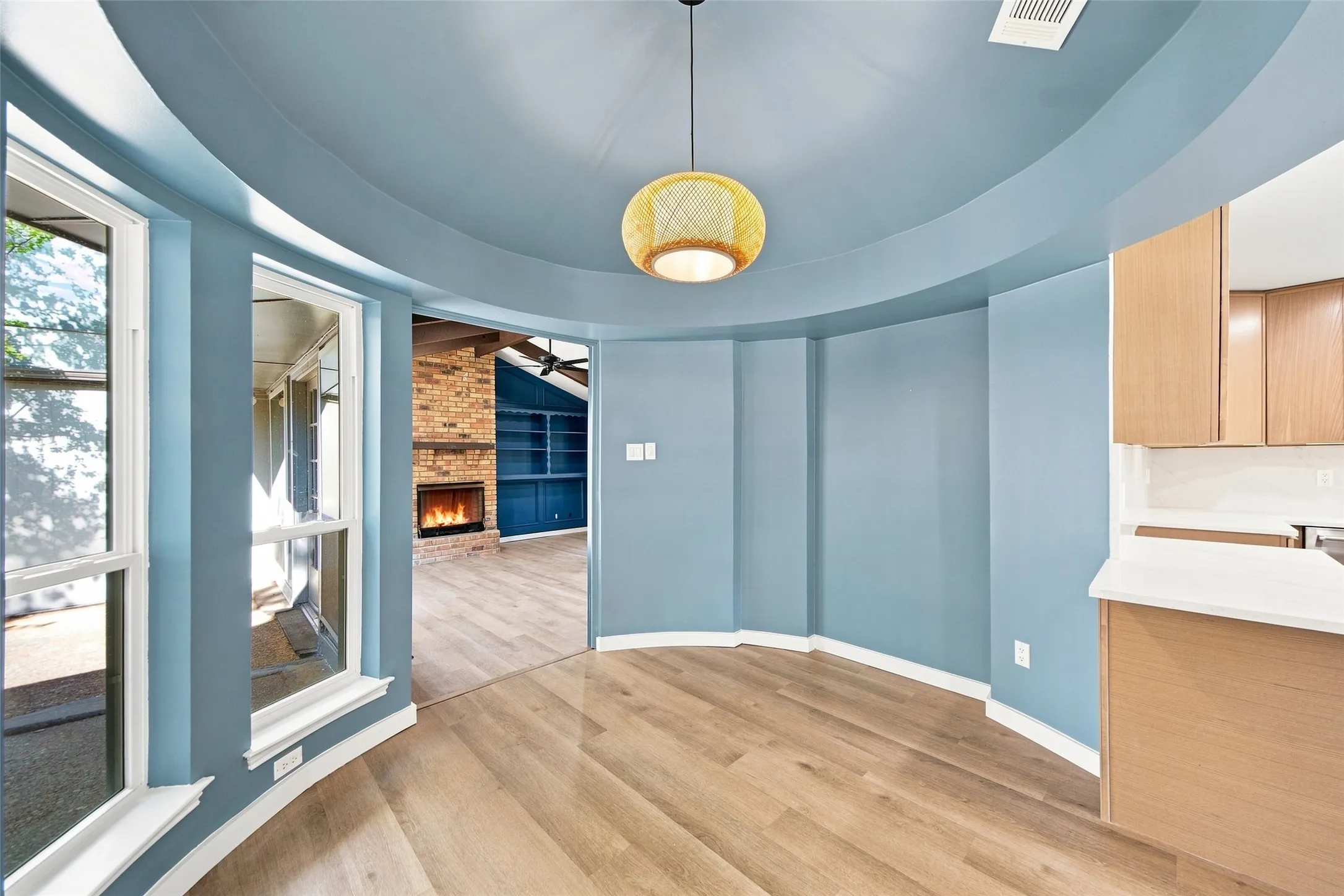 Single Family Residence For Sale in Dallas County , 1409 Colony Drive, Irving, Texas 75061, 4 Bedroom, 3 Bathroom, 2 Garage spaces, 3,818 Sqft, built in 1974, mls#21343753, Real Estate Agent in Irving, Homes For Sale in Dallas county, Homes For Sale in Irving, Realtor in Irving Texas, Real Estate Brokerage Independent Realty Texas, Luminita Cordes Realtor