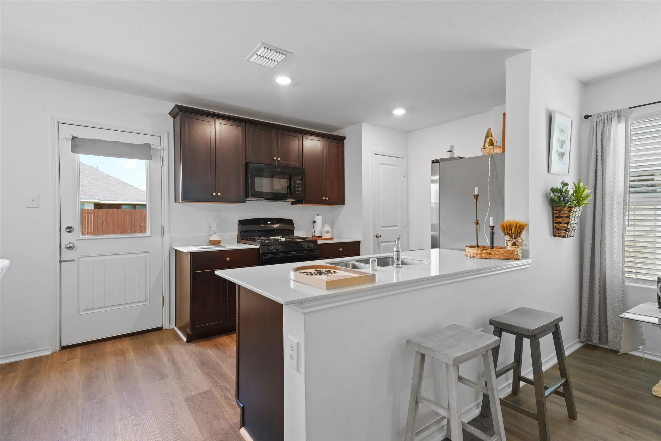 Single Family Residence For Sale in Collin County , 1606 Deerchase Drive, Anna, Texas 75409, 3 Bedroom, 2 Bathroom, 2 Garage spaces, 1,298 Sqft, built in 2021, mls#21343760, Real Estate Agent in Anna, Homes For Sale in Collin county, Homes For Sale in Anna, Realtor in Anna Texas, Real Estate Brokerage Independent Realty Texas, Luminita Cordes Realtor