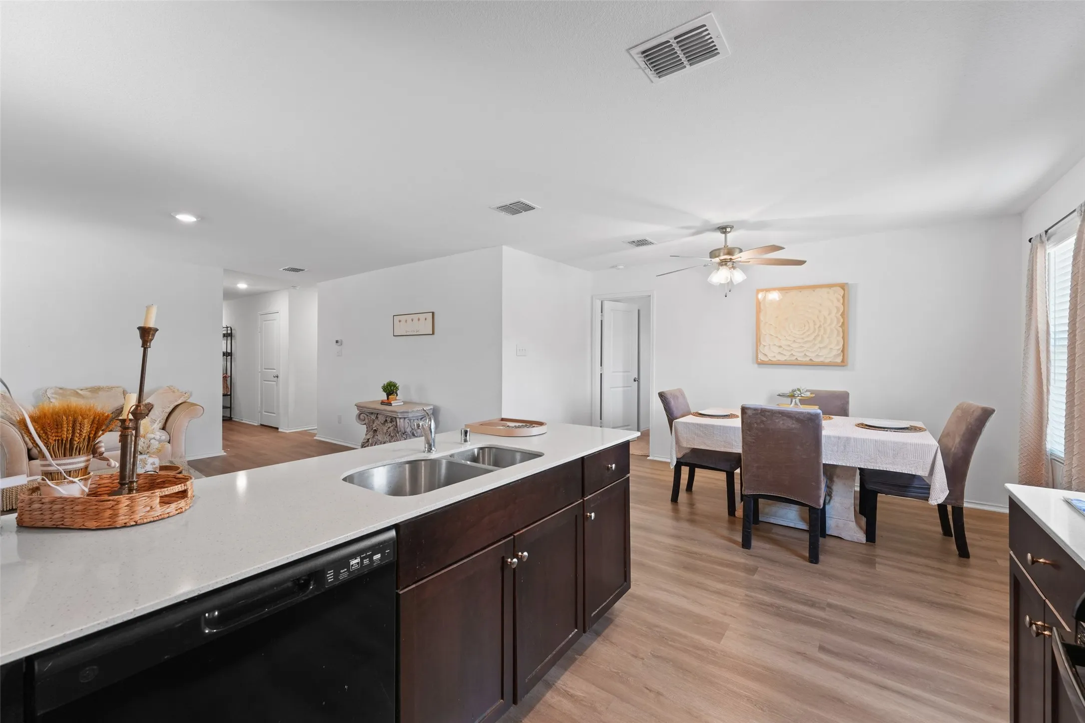 Single Family Residence For Sale in Collin County , 1606 Deerchase Drive, Anna, Texas 75409, 3 Bedroom, 2 Bathroom, 2 Garage spaces, 1,298 Sqft, built in 2021, mls#21343760, Real Estate Agent in Anna, Homes For Sale in Collin county, Homes For Sale in Anna, Realtor in Anna Texas, Real Estate Brokerage Independent Realty Texas, Luminita Cordes Realtor
