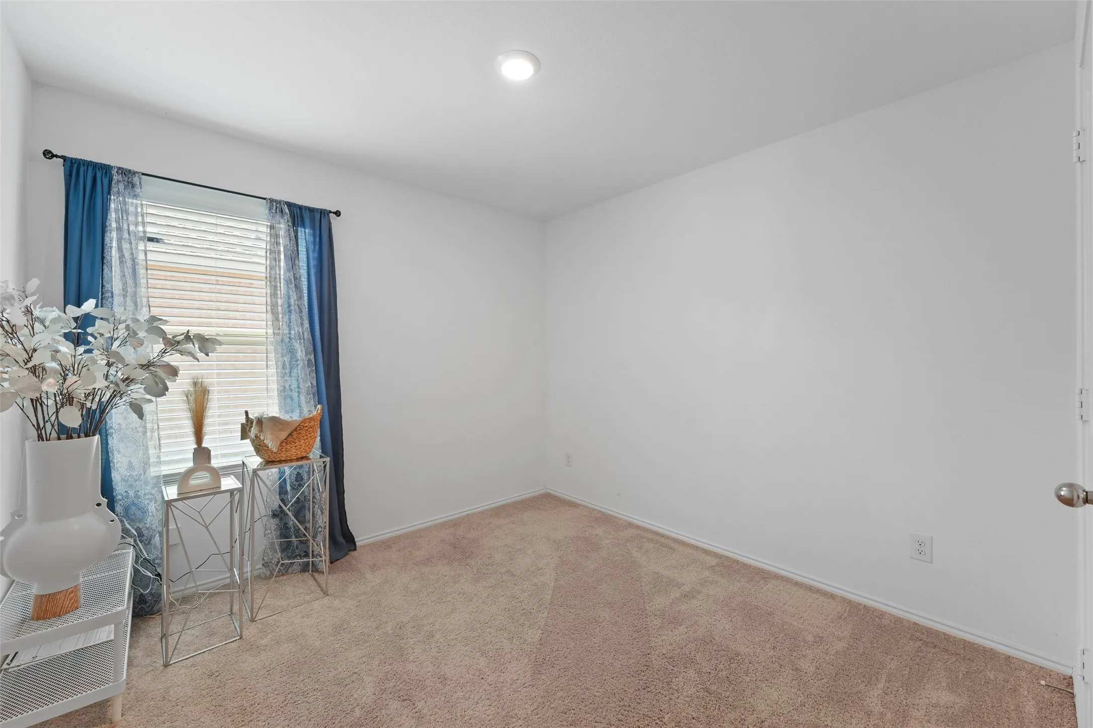 Single Family Residence For Sale in Collin County , 1606 Deerchase Drive, Anna, Texas 75409, 3 Bedroom, 2 Bathroom, 2 Garage spaces, 1,298 Sqft, built in 2021, mls#21343760, Real Estate Agent in Anna, Homes For Sale in Collin county, Homes For Sale in Anna, Realtor in Anna Texas, Real Estate Brokerage Independent Realty Texas, Luminita Cordes Realtor