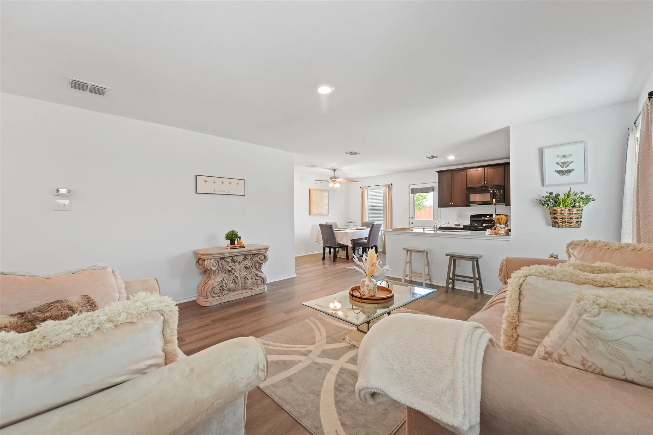 Single Family Residence For Sale in Collin County , 1606 Deerchase Drive, Anna, Texas 75409, 3 Bedroom, 2 Bathroom, 2 Garage spaces, 1,298 Sqft, built in 2021, mls#21343760, Real Estate Agent in Anna, Homes For Sale in Collin county, Homes For Sale in Anna, Realtor in Anna Texas, Real Estate Brokerage Independent Realty Texas, Luminita Cordes Realtor