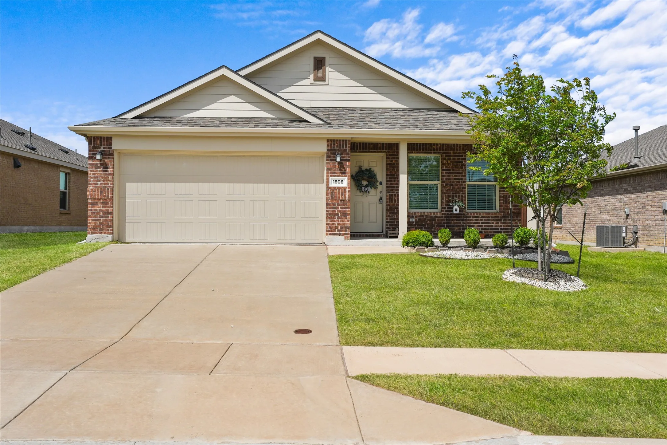 Single Family Residence For Sale in Collin County , 1606 Deerchase Drive, Anna, Texas 75409, 3 Bedroom, 2 Bathroom, 2 Garage spaces, 1,298 Sqft, built in 2021, mls#21343760, Real Estate Agent in Anna, Homes For Sale in Collin county, Homes For Sale in Anna, Realtor in Anna Texas, Real Estate Brokerage Independent Realty Texas, Luminita Cordes Realtor