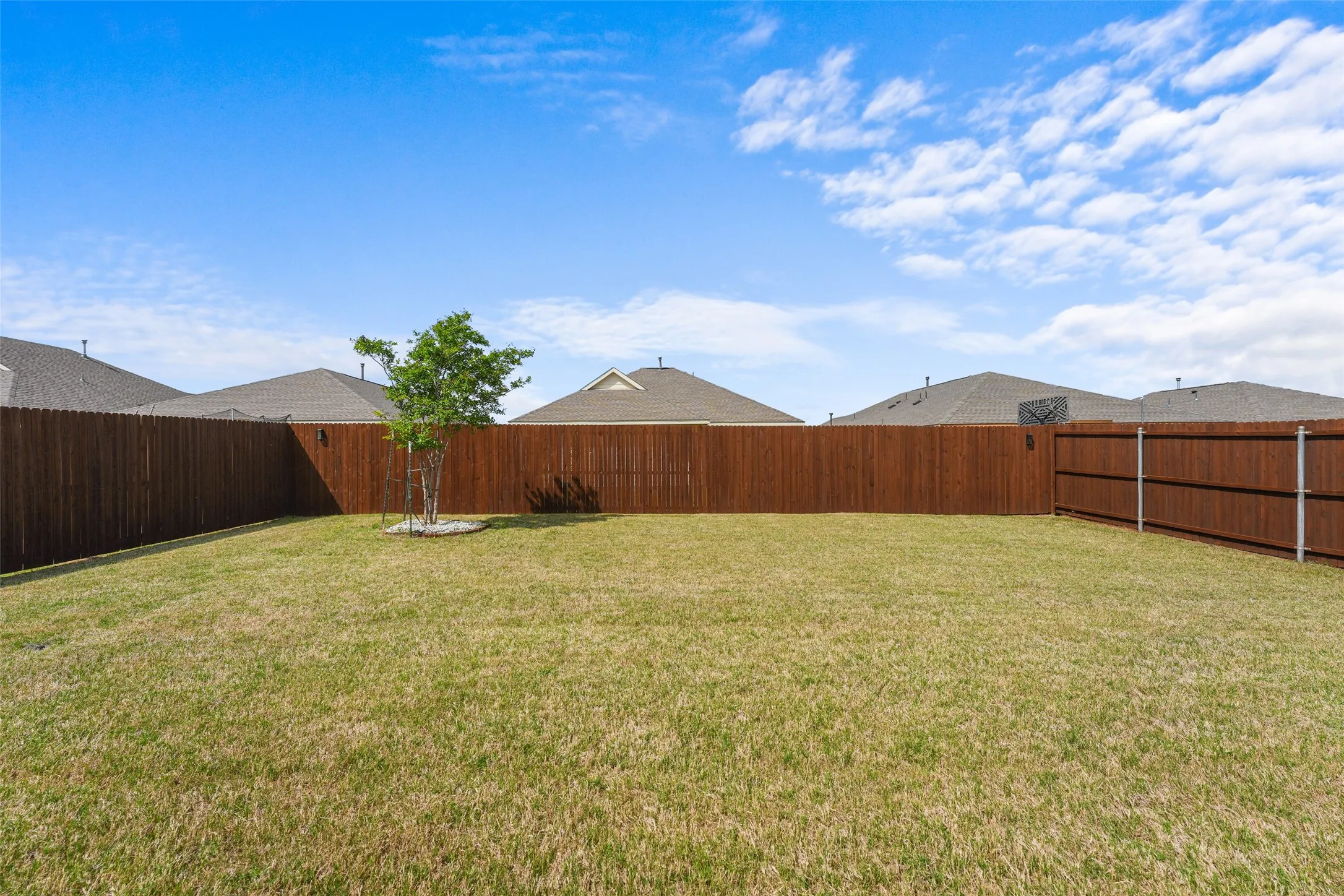 Single Family Residence For Sale in Collin County , 1606 Deerchase Drive, Anna, Texas 75409, 3 Bedroom, 2 Bathroom, 2 Garage spaces, 1,298 Sqft, built in 2021, mls#21343760, Real Estate Agent in Anna, Homes For Sale in Collin county, Homes For Sale in Anna, Realtor in Anna Texas, Real Estate Brokerage Independent Realty Texas, Luminita Cordes Realtor