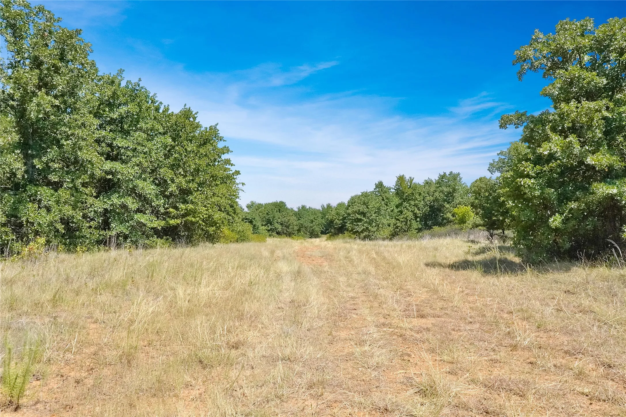 Single Family Residence For Sale in Jack County , 6551 Crooked Creek Road, Jacksboro, Texas 76458, 3 Bedrooms, 2 Bathrooms, 2 Garage spaces, 1,776 Sqft, built in 1948, Price $1,950,000, mls#21343697, Real Estate Agent in Jacksboro, Homes For Sale in Jack county, Homes For Sale in Jacksboro, Realtor in Jacksboro Texas, Real Estate Brokerage Independent Realty Texas, Luminita Cordes Realtor