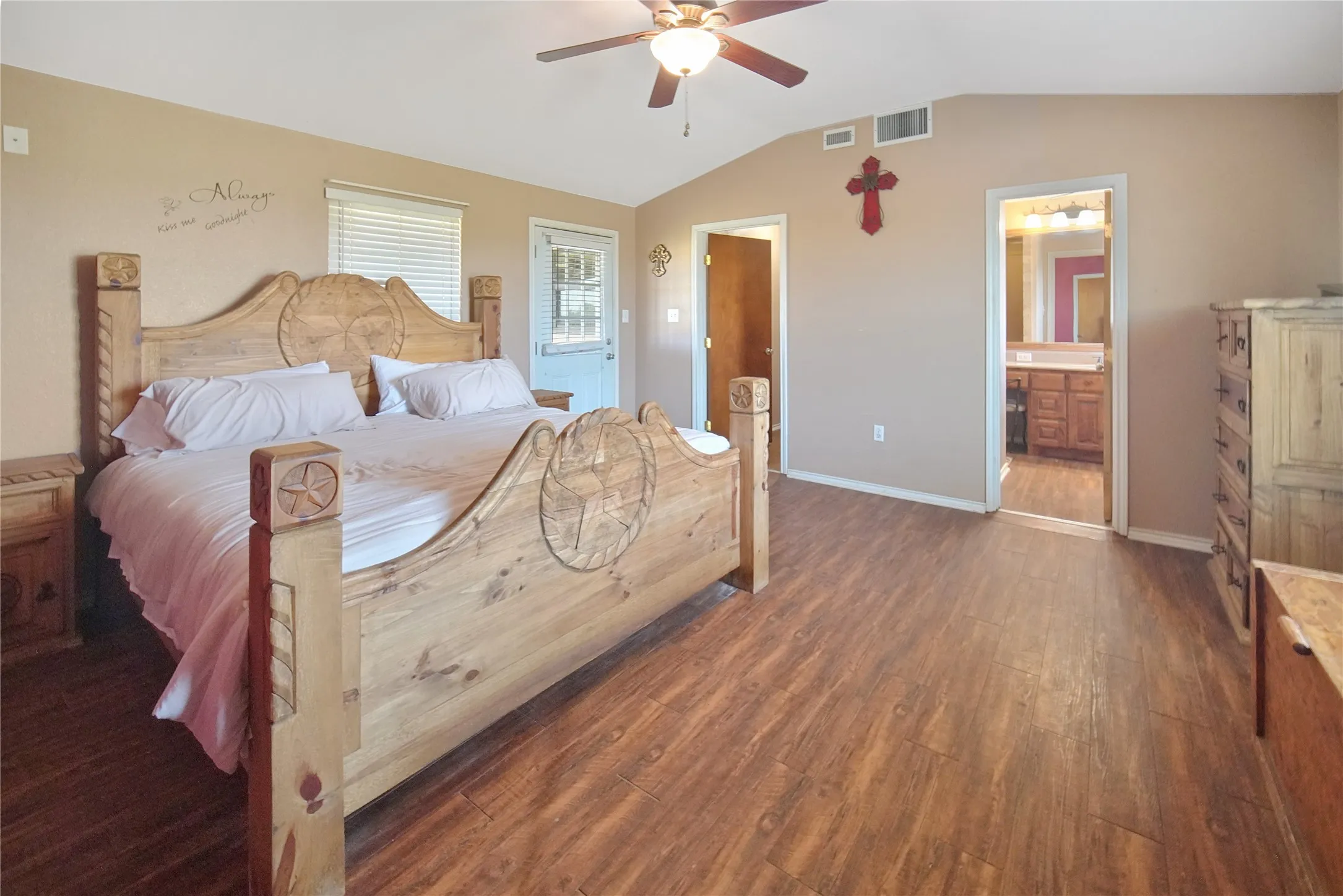 Single Family Residence For Sale in Jack County , 6551 Crooked Creek Road, Jacksboro, Texas 76458, 3 Bedrooms, 2 Bathrooms, 2 Garage spaces, 1,776 Sqft, built in 1948, Price $1,950,000, mls#21343697, Real Estate Agent in Jacksboro, Homes For Sale in Jack county, Homes For Sale in Jacksboro, Realtor in Jacksboro Texas, Real Estate Brokerage Independent Realty Texas, Luminita Cordes Realtor