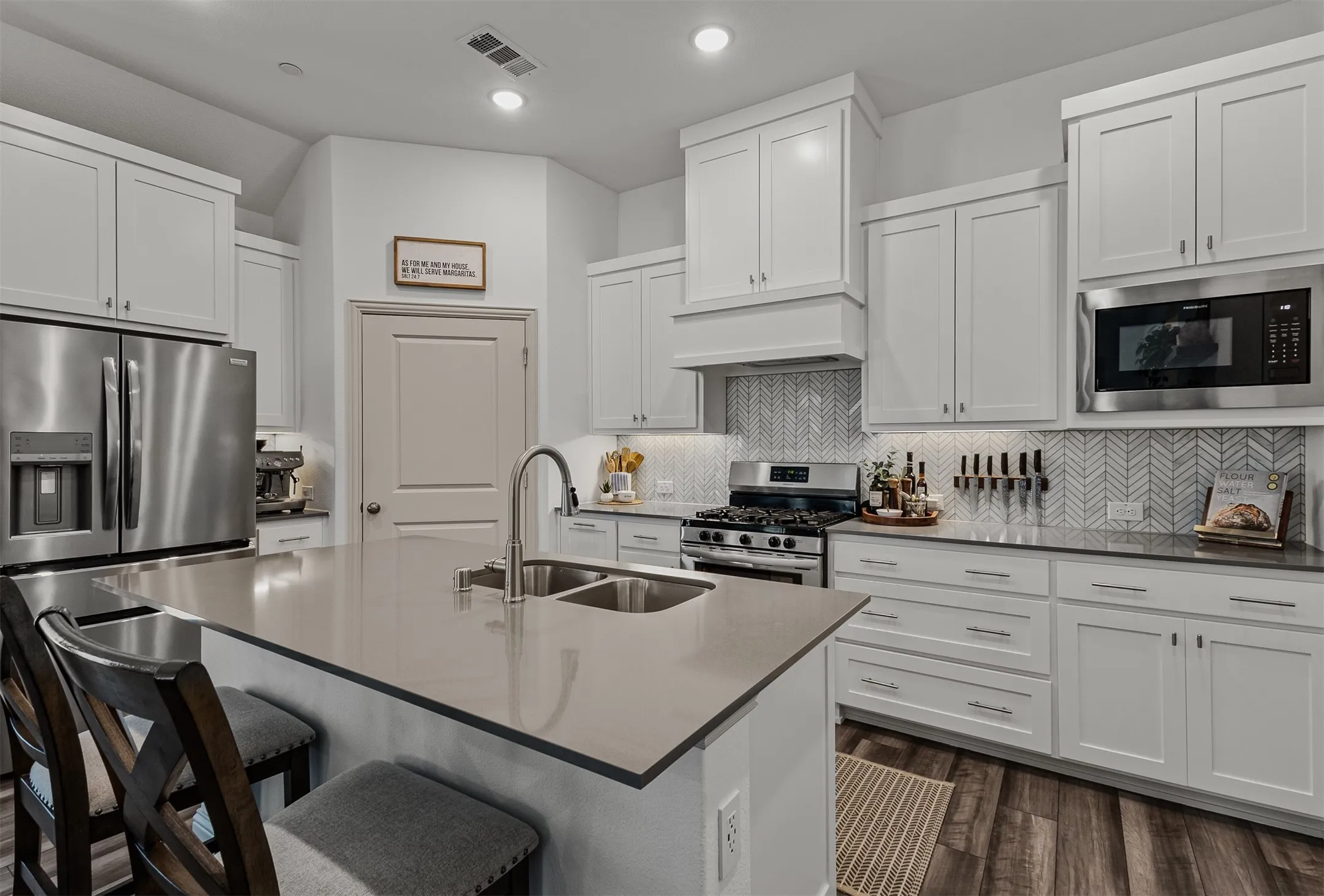 Kitchen of 1005 4th St, Argyle, TX in Harvest in Denton County, Texas
