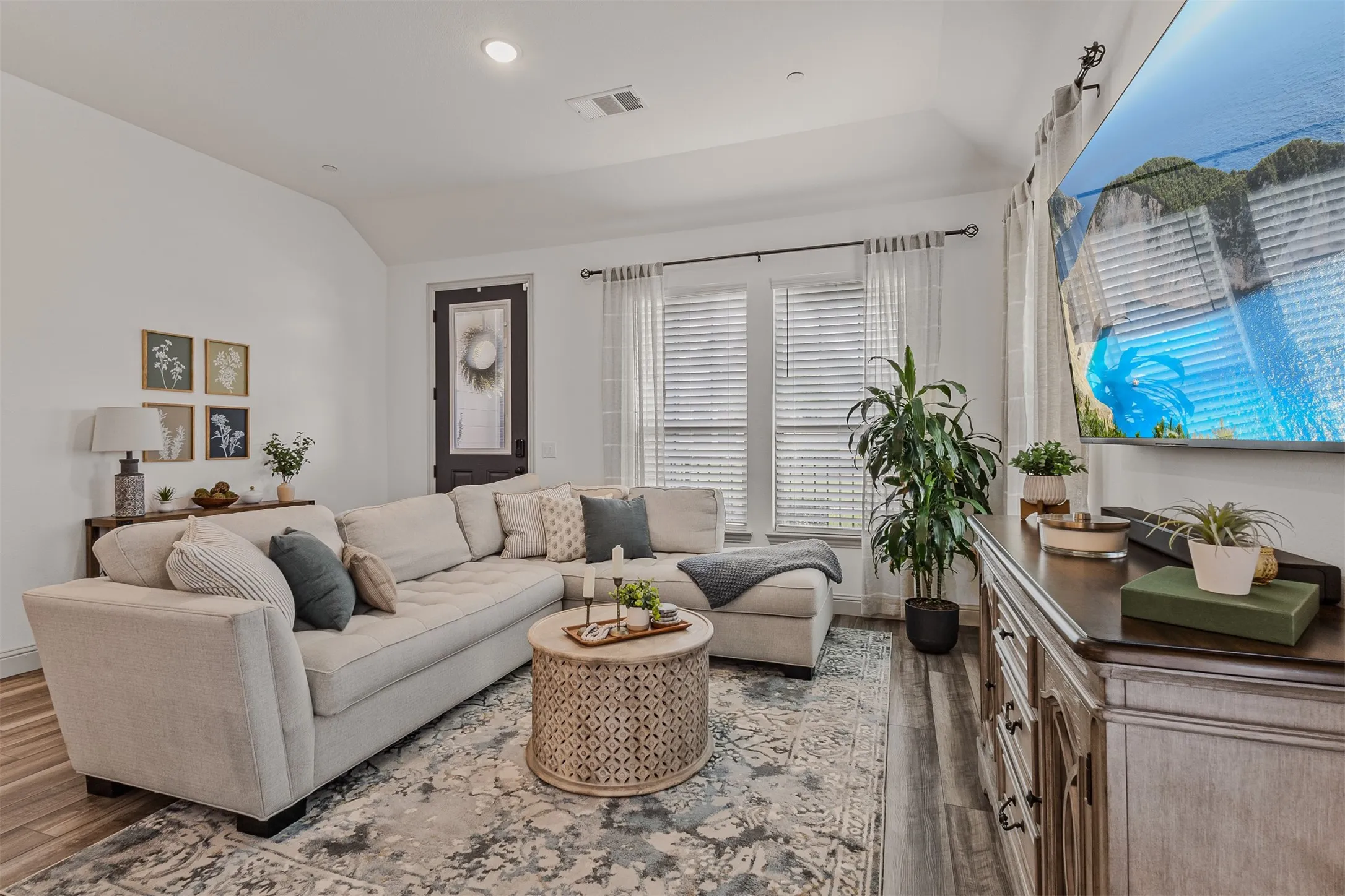 Living room of 1005 4th St, Argyle, TX in Harvest in Denton County, Texas