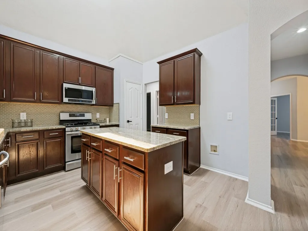 Single Family Residence For Sale in Tarrant County , 3000 Gentilly Lane, Fort Worth, Texas 76123, 3 Bedroom, 2 Bathroom, 2 Garage spaces, 1,935 Sqft, built in 2002, mls#21343728, Real Estate Agent in Fort Worth, Homes For Sale in Tarrant county, Homes For Sale in Fort Worth, Realtor in Fort Worth Texas, Real Estate Brokerage Independent Realty Texas, Luminita Cordes Realtor