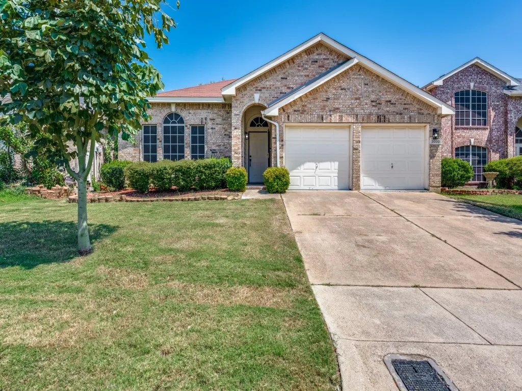 Single Family Residence For Sale in Tarrant County , 3000 Gentilly Lane, Fort Worth, Texas 76123, 3 Bedroom, 2 Bathroom, 2 Garage spaces, 1,935 Sqft, built in 2002, mls#21343728, Real Estate Agent in Fort Worth, Homes For Sale in Tarrant county, Homes For Sale in Fort Worth, Realtor in Fort Worth Texas, Real Estate Brokerage Independent Realty Texas, Luminita Cordes Realtor