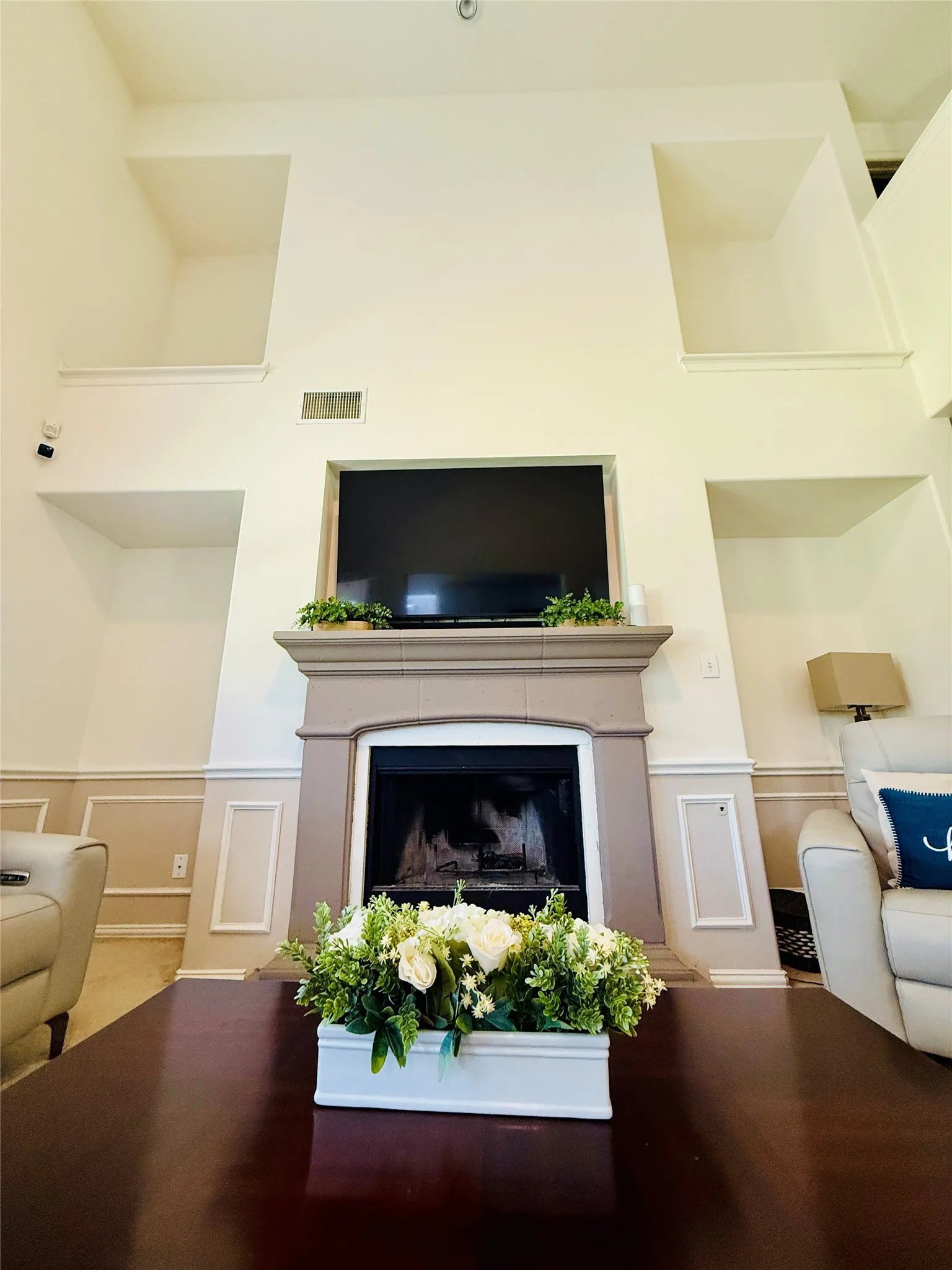 Single Family Residence For Sale in Tarrant County , 8132 Guadalupe Road, Arlington, Texas 76002, 4 Bedroom, 3 Bathroom, 2 Garage spaces, 3,134 Sqft, built in 2010, mls#21338664, Real Estate Agent in Arlington, Homes For Sale in Tarrant county, Homes For Sale in Arlington, Realtor in Arlington Texas, Real Estate Brokerage Independent Realty Texas, Luminita Cordes Realtor