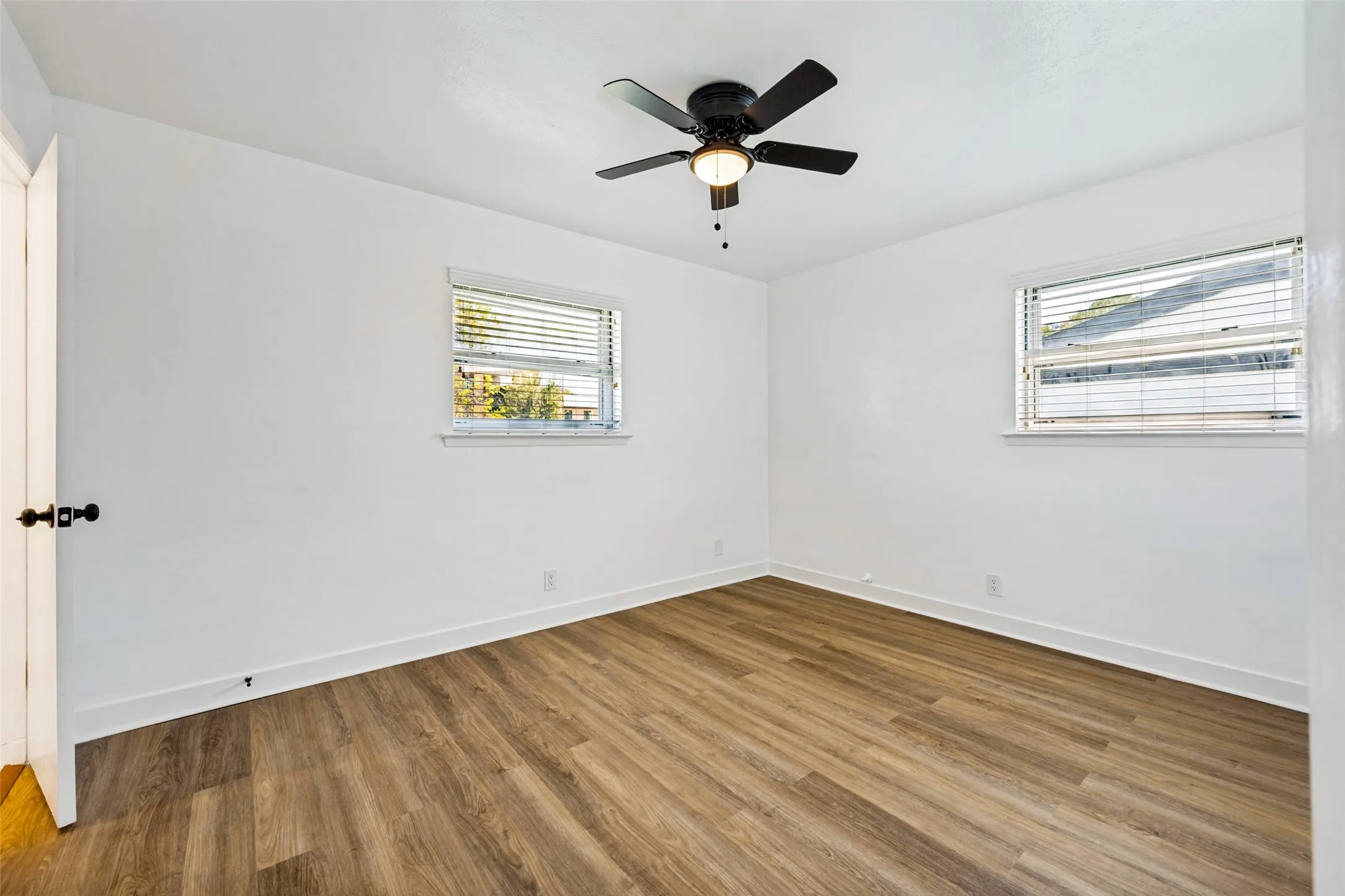 Single Family Residence For Sale in Tarrant County , 613 Whitener Road, Euless, Texas 76040, 3 Bedroom, 2 Bathroom, 2 Garage spaces, 1,396 Sqft, built in 1962, mls#21343782, Real Estate Agent in Euless, Homes For Sale in Tarrant county, Homes For Sale in Euless, Realtor in Euless Texas, Real Estate Brokerage Independent Realty Texas, Luminita Cordes Realtor