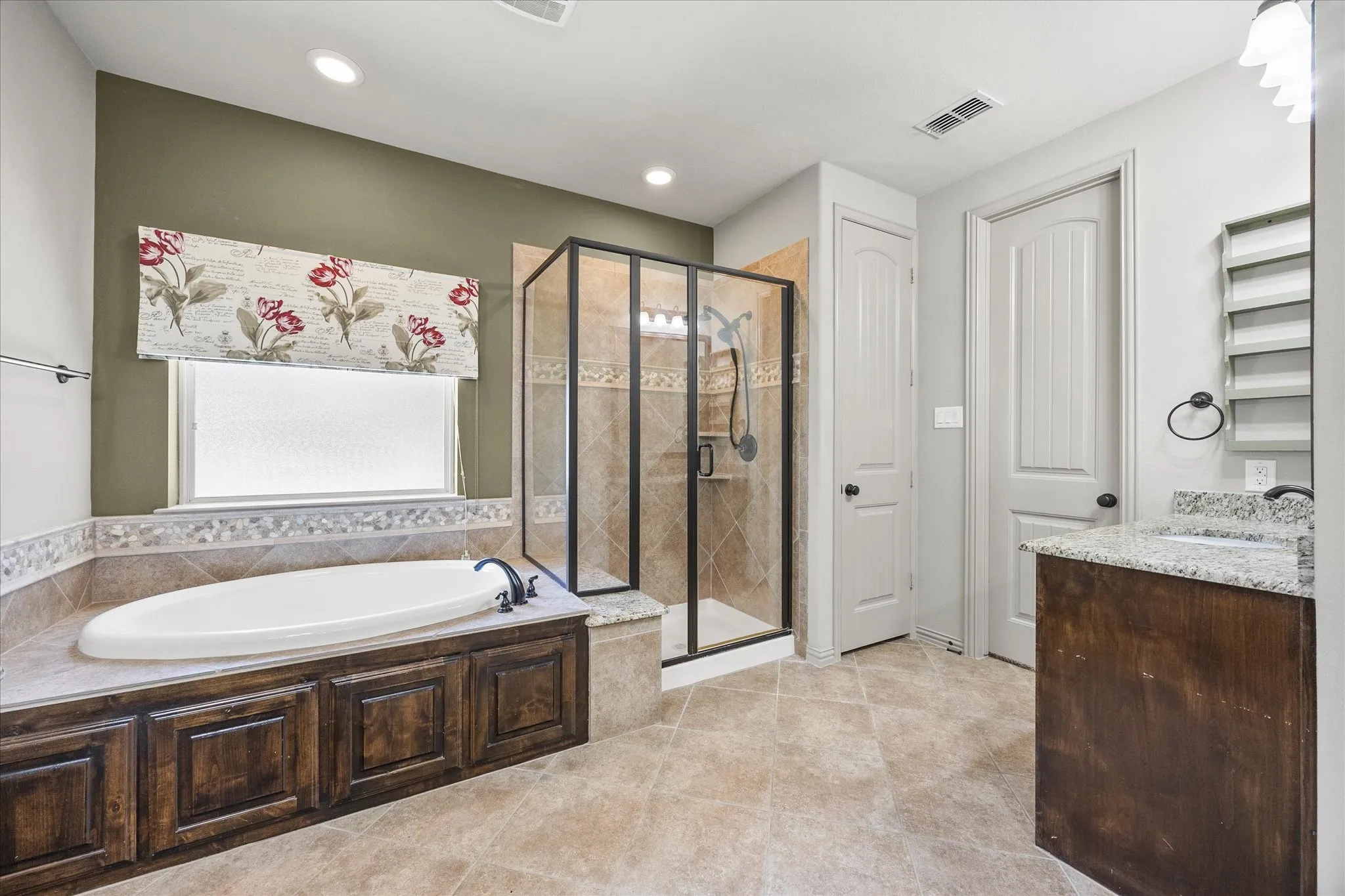 Single Family Residence For Sale in Collin County , 1205 Braddock Way, Wylie, Texas 75098, 5 Bedroom, 4 Bathroom, 3 Garage spaces, 4,098 Sqft, built in 2013, mls#21343008, Real Estate Agent in Wylie, Homes For Sale in Collin county, Homes For Sale in Wylie, Realtor in Wylie Texas, Real Estate Brokerage Independent Realty Texas, Luminita Cordes Realtor
