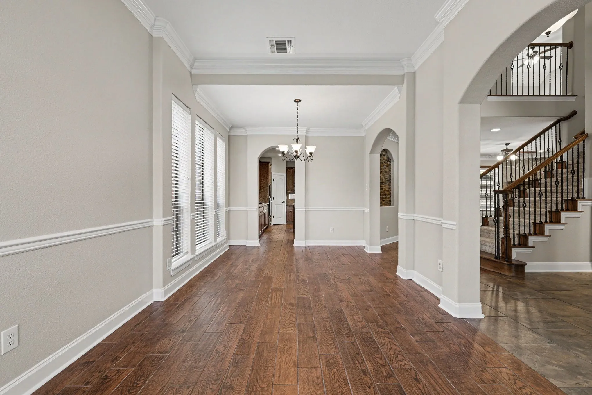 Single Family Residence For Sale in Collin County , 221 Chapel Hill Drive, Prosper, Texas 75078, 5 Bedroom, 4 Bathroom, 1 Garage spaces, 3,182 Sqft, built in 2005, mls#21343571, Real Estate Agent in Prosper, Homes For Sale in Collin county, Homes For Sale in Prosper, Realtor in Prosper Texas, Real Estate Brokerage Independent Realty Texas, Luminita Cordes Realtor